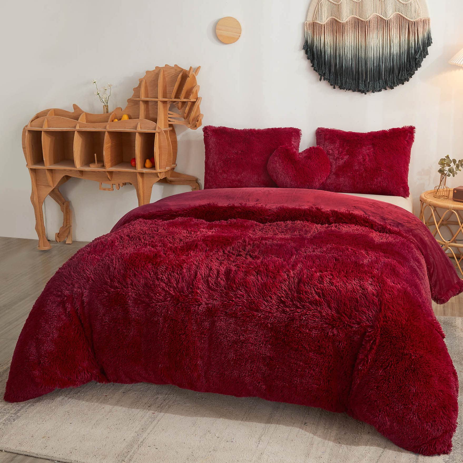 Luxury Shaggy Faux Fur Duvet Cover Set - 3 Piece Soft Fluffy Comforter Cover with Zipper Closure - Queen Size Fuzzy Bedding Set (1 Plush Duvet Cover + 2 Pillowcases) - Perfect for Cozy Winter Nights & Stylish Bedroom Decor - Red