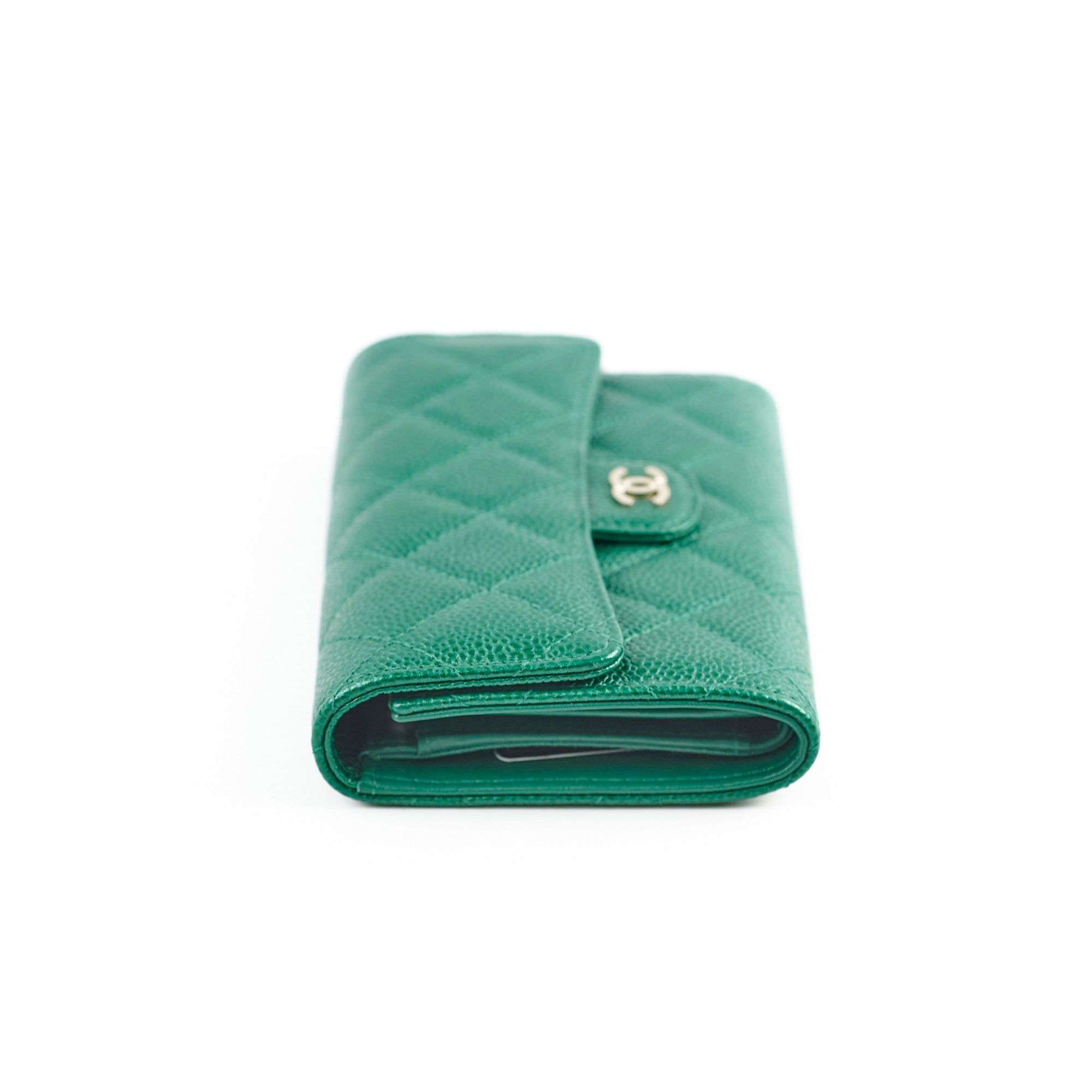 Chanel 18S Caviar Wallet Iridescent Emerald Green - Luxury Women's Leather Wallet for Everyday Use & Special Occasions