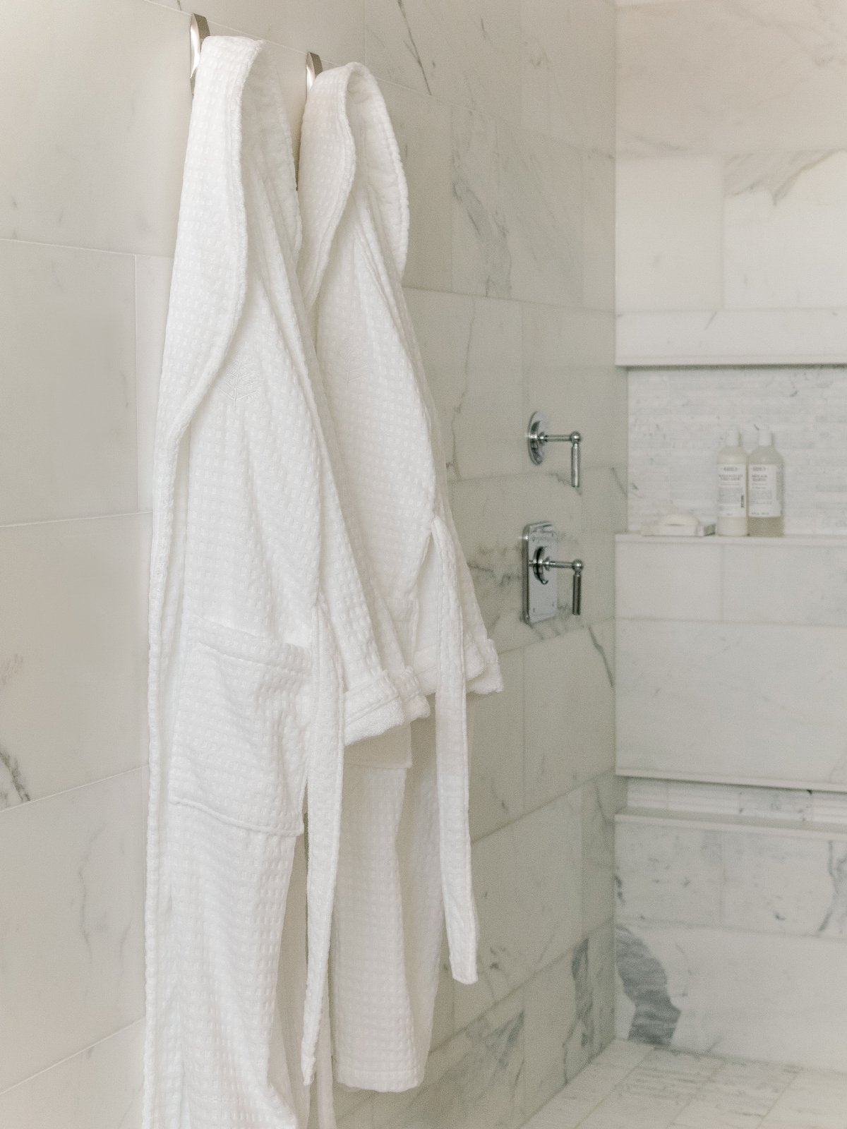 Premium Soft Cotton Bath Robe for Women & Men - Cozy Plush Terry Cloth Robe with Pockets - Perfect for Spa, Lounge, and Post-Shower Comfort
