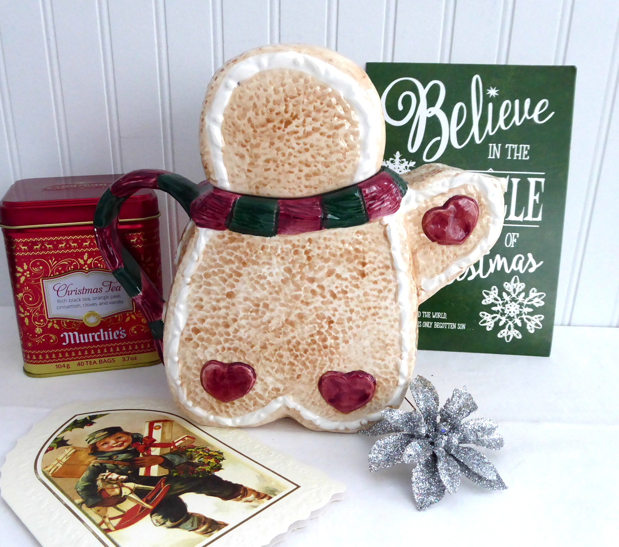 Large Hand-Painted Christmas Gingerbread Boy Ceramic Teapot - Holiday Gift for Tea Lovers, Perfect for Festive Gatherings & Cozy Winter Evenings