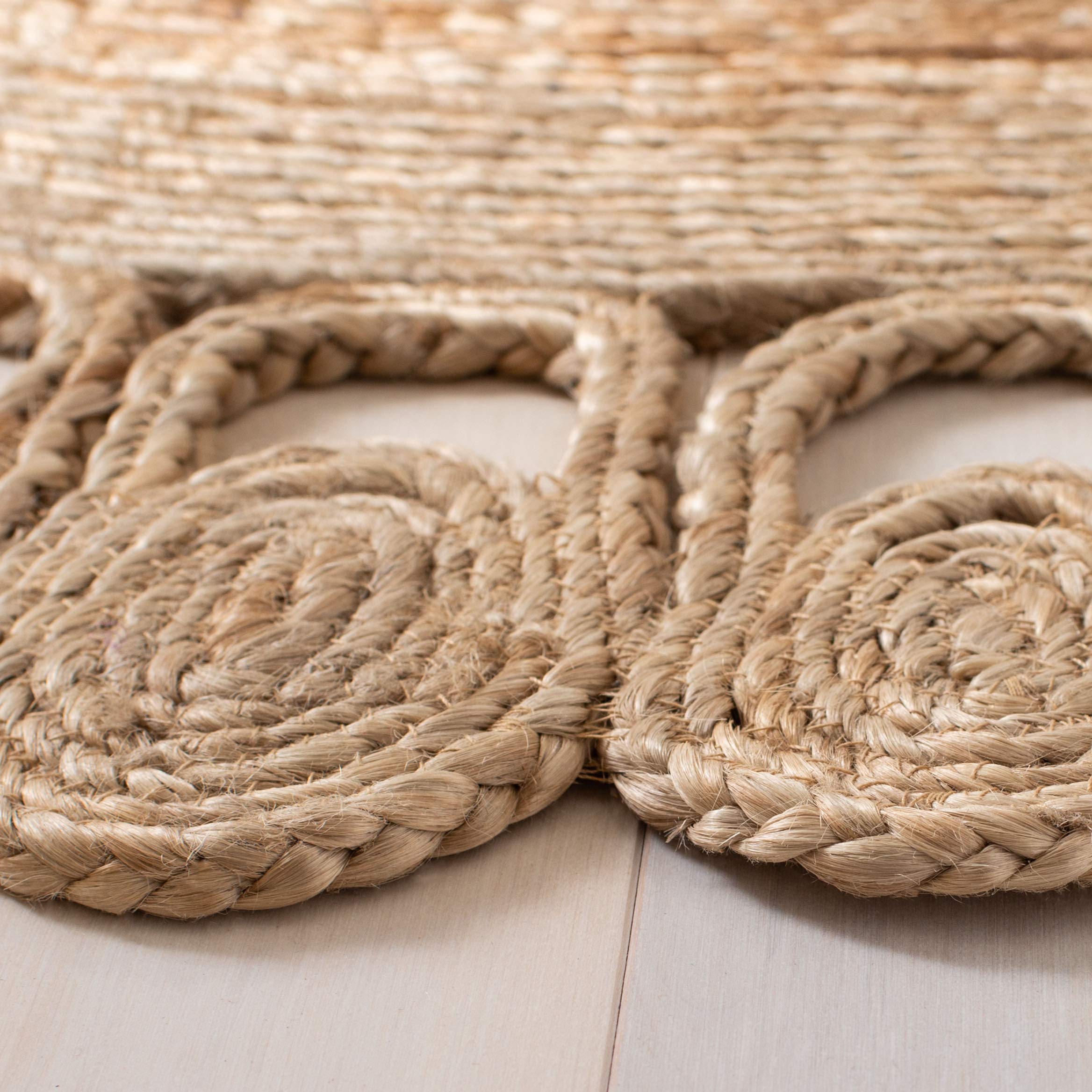 SAFAVIEH Natural Fiber Collection Handmade Jute Area Rug - 9' Round, Boho Country Charm, Ideal for High Traffic Living Room & Bedroom (NFB252A) | Perfect for Farmhouse Decor, Cozy Home Accents & Bohemian Style Interiors