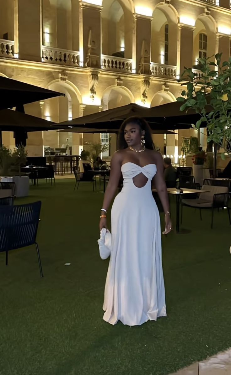 Elegant White Strapless Long Evening Dress for Women - Formal Gown for Prom, Wedding, Birthday Party & Special Occasions | J5730