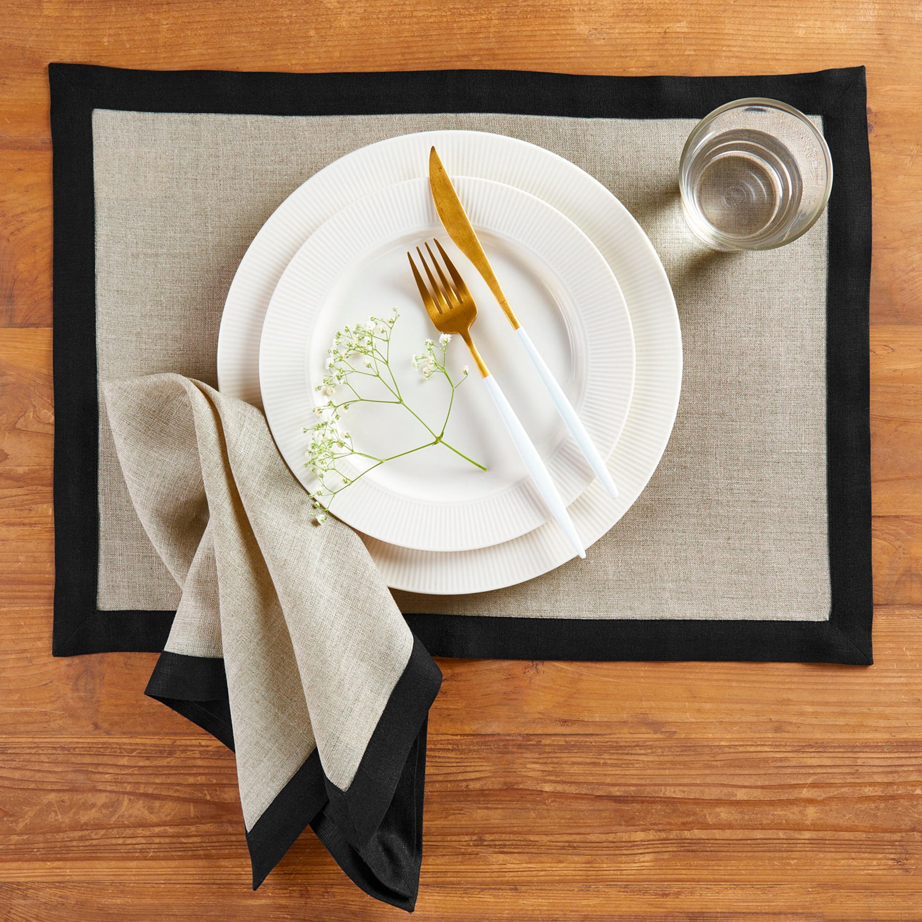 Premium Classic Cotton Napkins - Set of 4 for Elegant Dining, Dinner Parties & Home Decor - Soft & Absorbent Table Linens