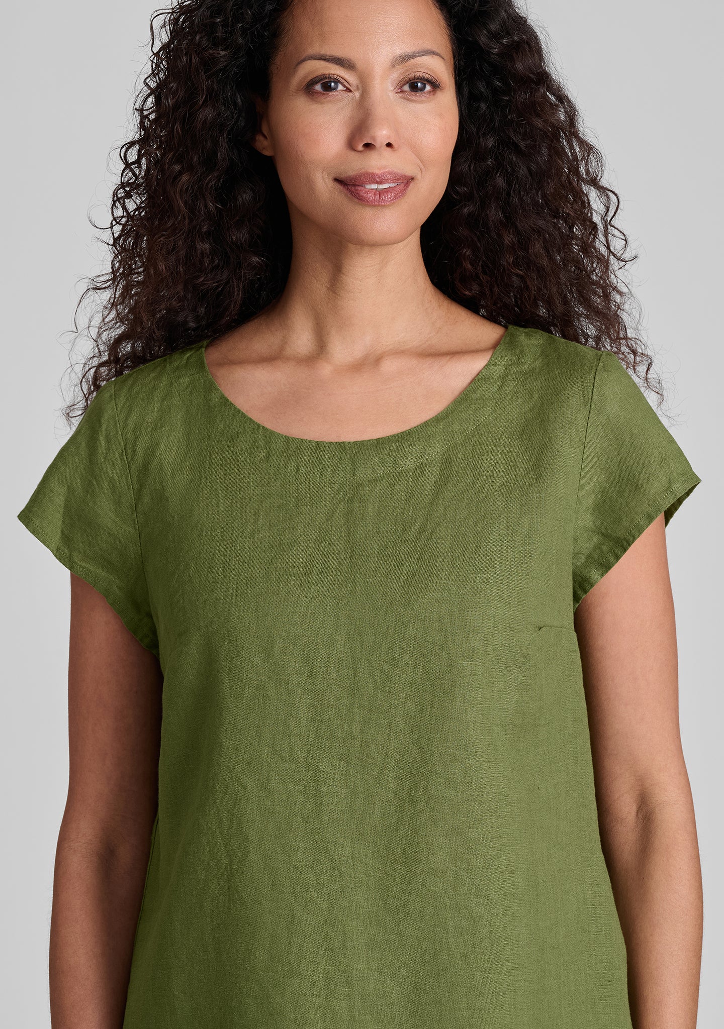 Tuck Back Tee - Soft Linen T-Shirt for Women | Casual & Comfortable Summer Top | Perfect for Beach, Travel & Everyday Wear