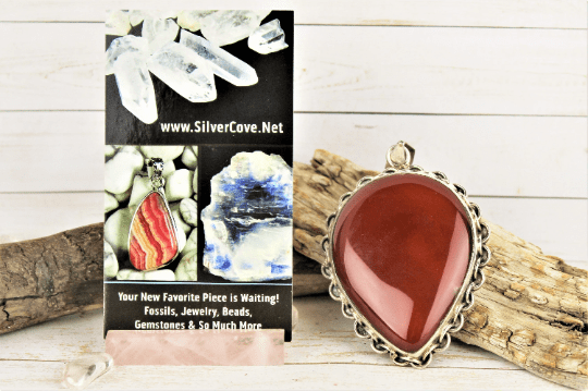 Natural Carnelian Gemstone Pendant Necklace for Women - Healing Crystal Jewelry for Energy, Confidence & Motivation - Perfect for Meditation, Yoga & Spiritual Gifts