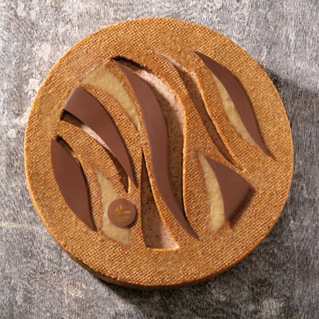 VALRHONA Hukambi 53% Milk Chocolate Couverture - Premium Baking Chocolate for Desserts, Pastries & Professional Chefs - Ideal for Chocolate Truffles, Cakes & Gourmet Recipes