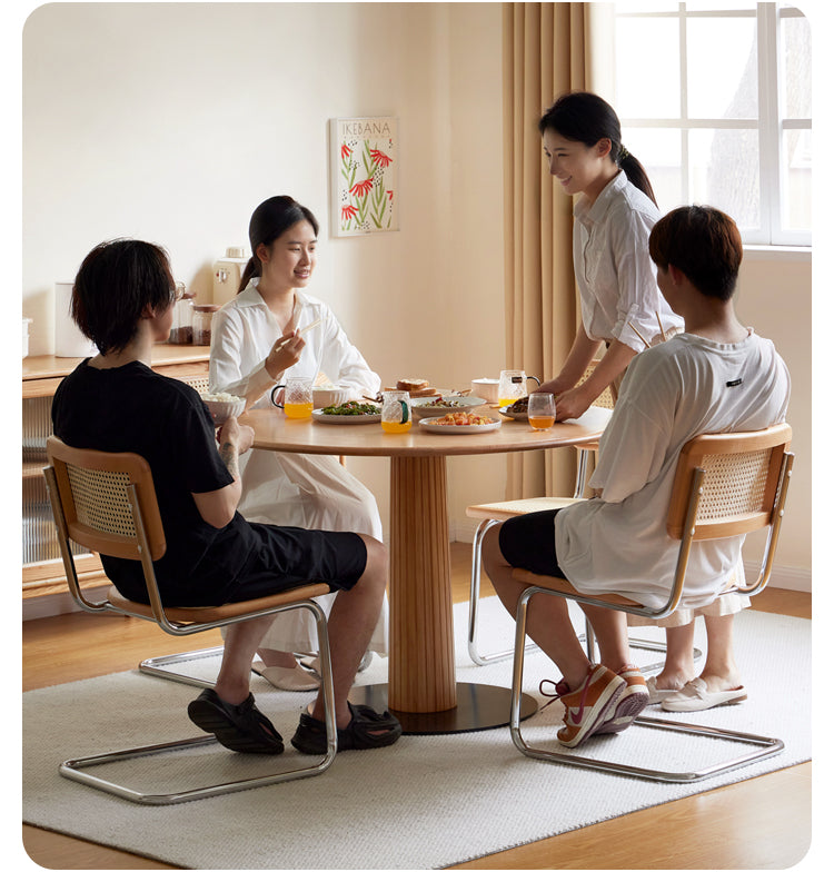 Stylish Oak Solid Wood Modern Nordic Dining Table - Perfect for Small Spaces, Apartments & Contemporary Home Decor
