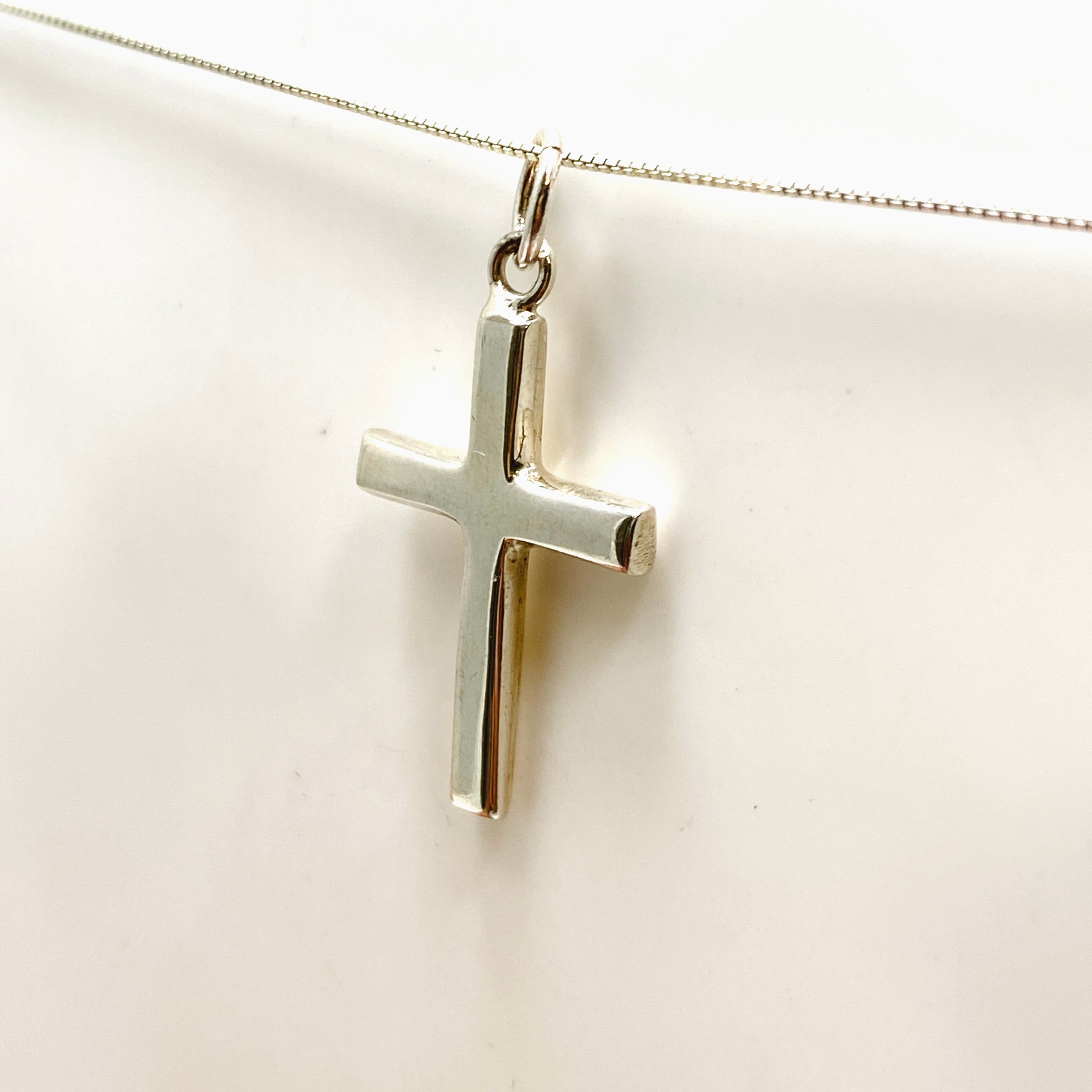 925 Sterling Silver Cross Pendant Necklace for Women & Men - Religious Jewelry Gift for Baptism, Confirmation & Everyday Wear - SV25 104