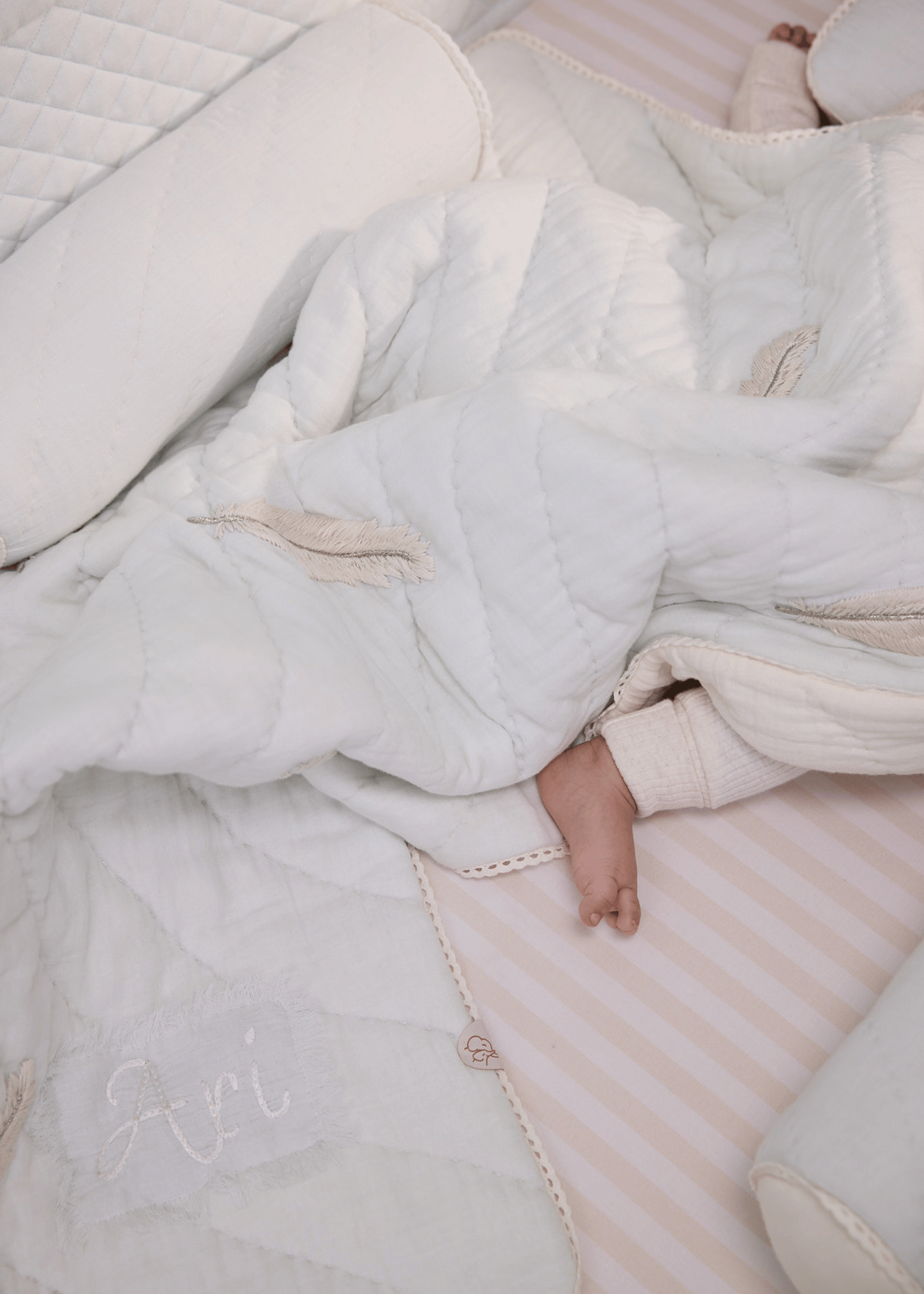 Plume Cot Bedding Set - Soft & Breathable Baby Crib Bedding for Newborns & Toddlers | Nursery Decor & Comfortable Sleep Solution