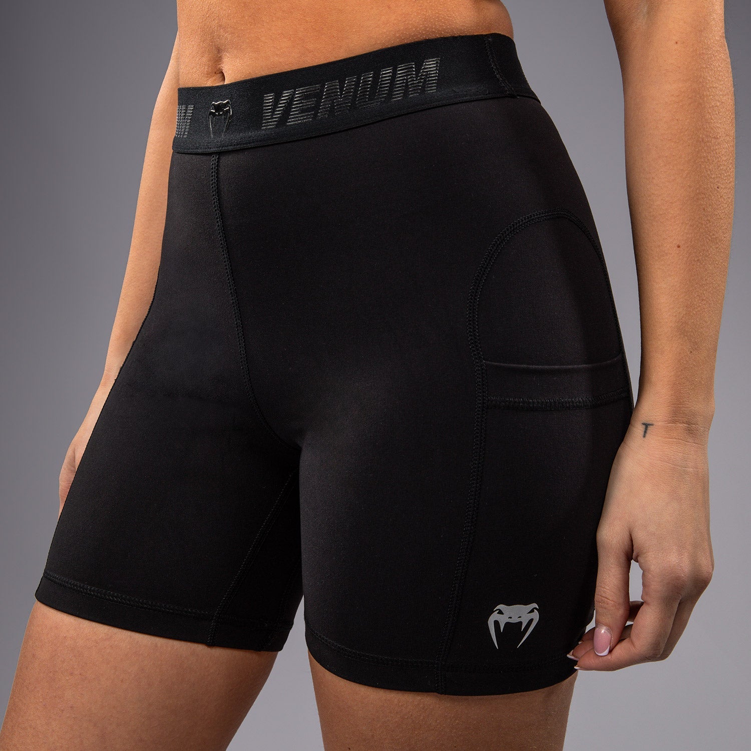 VENUM Elevate Women's Long ValeTudo MMA Shorts - Black | High-Performance Fightwear for Training & Competition