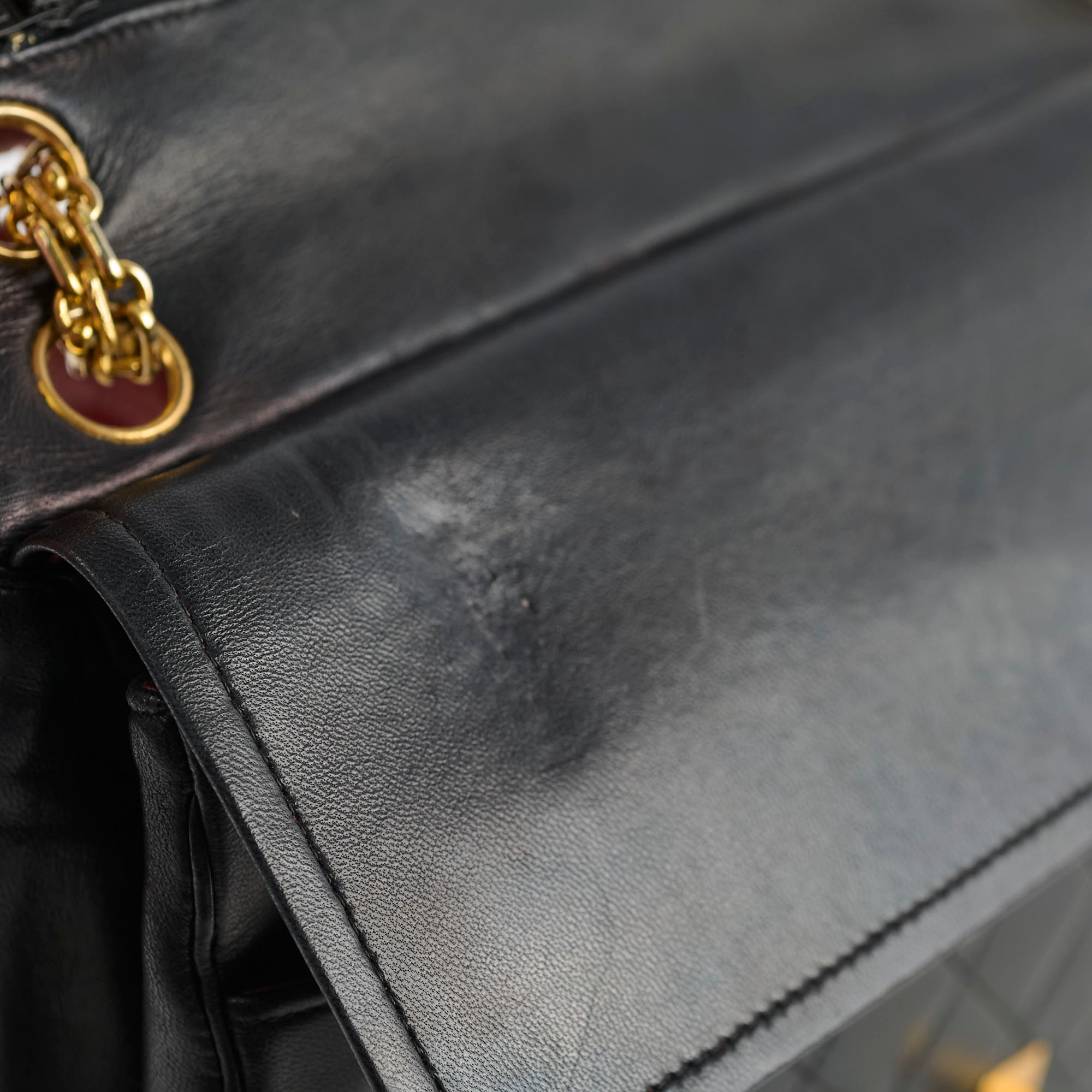 Authentic Chanel Medium Vintage Classic Double Flap Bag - Genuine Lambskin Leather in Timeless Black | Perfect for Luxury Fashion, Evening Events & Collector's Items