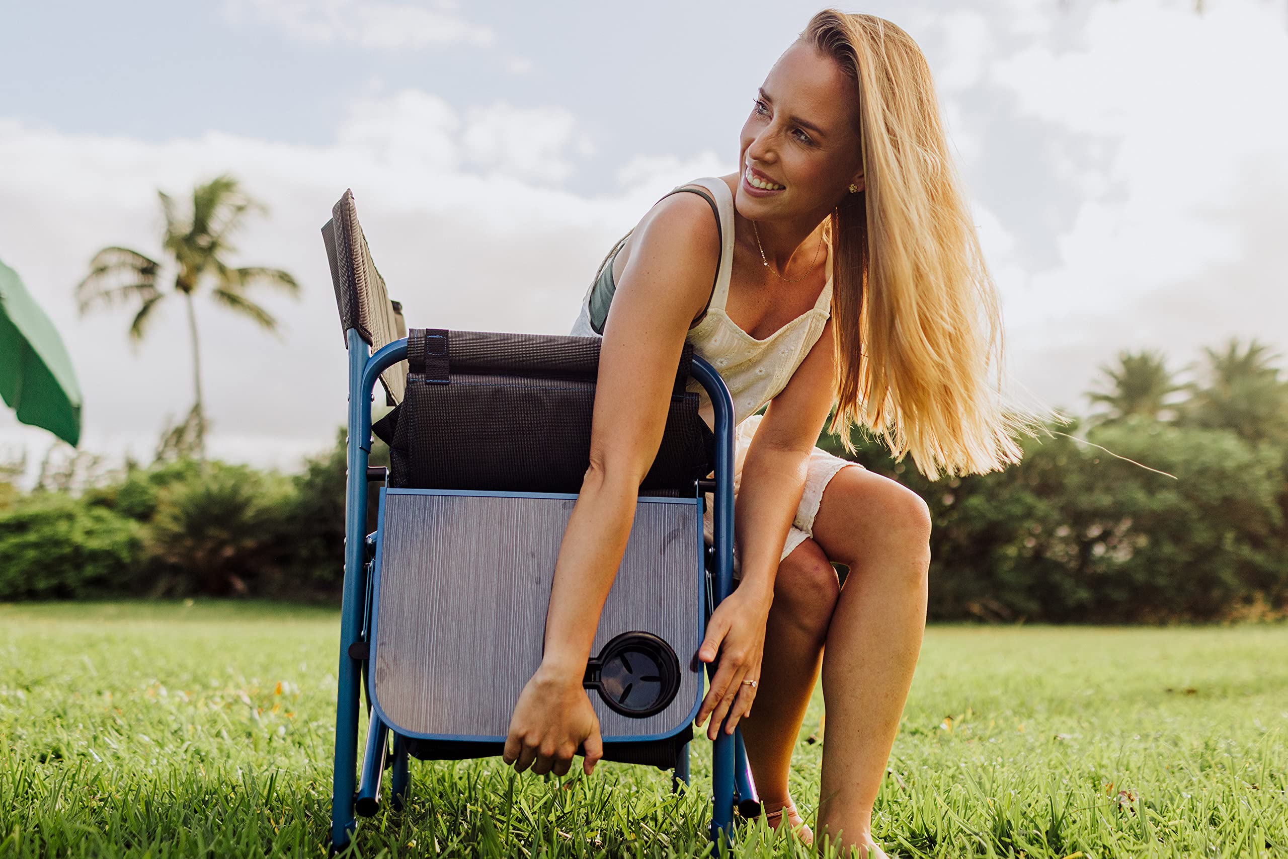 PICNIC TIME Fusion Portable Camping Chair with Detachable Side Table & Insulated Soft Cooler - Heavy Duty Folding Beach Lawn Chair for Adults - Perfect for Outdoor Camping, Beach Trips, Picnics and Backyard Relaxation