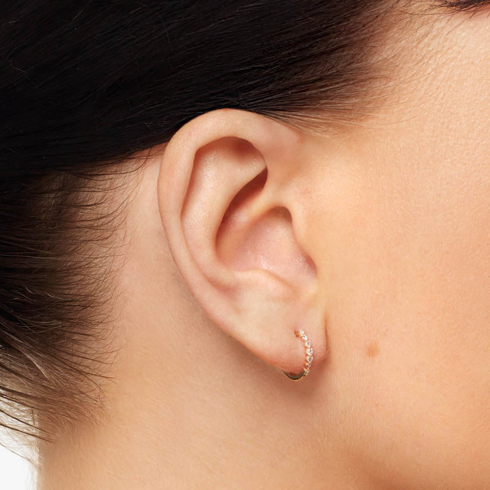 10K Gold Graduated Diamond Huggie Hoop Earrings - Elegant Everyday Wear for Women