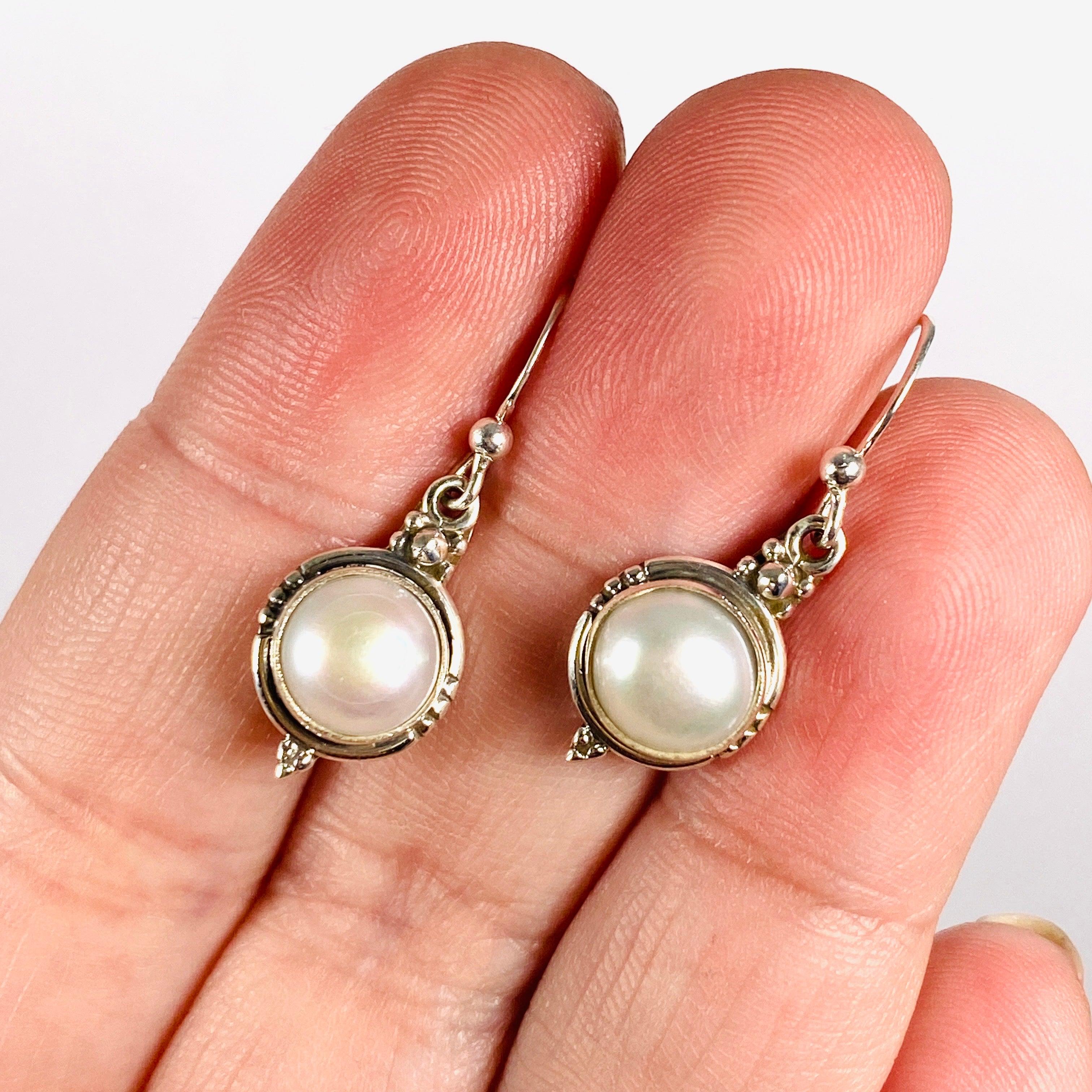 Elegant Pearl Round Earrings with Silver Detailing E2696 - Perfect for Weddings, Parties & Special Occasions