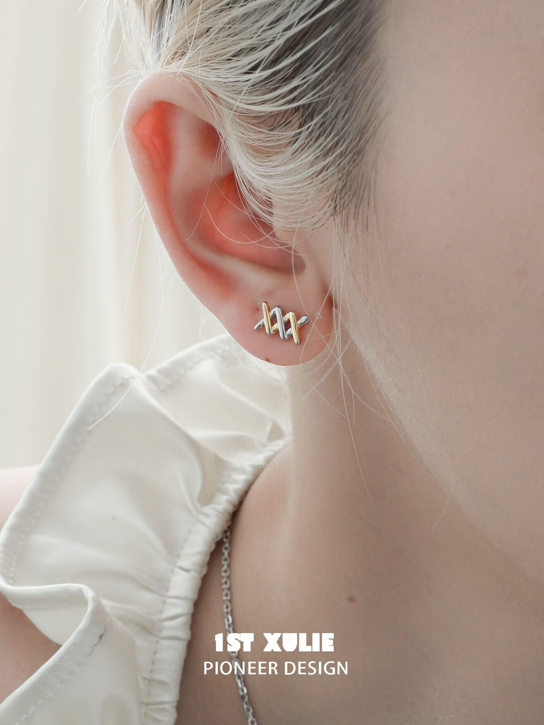 Lucky Cat S925 Sterling Silver Bow Tie Earrings - Elegant Japanese Maneki Neko Jewelry for Women | Perfect Gift for Cat Lovers, Birthday & Special Occasions