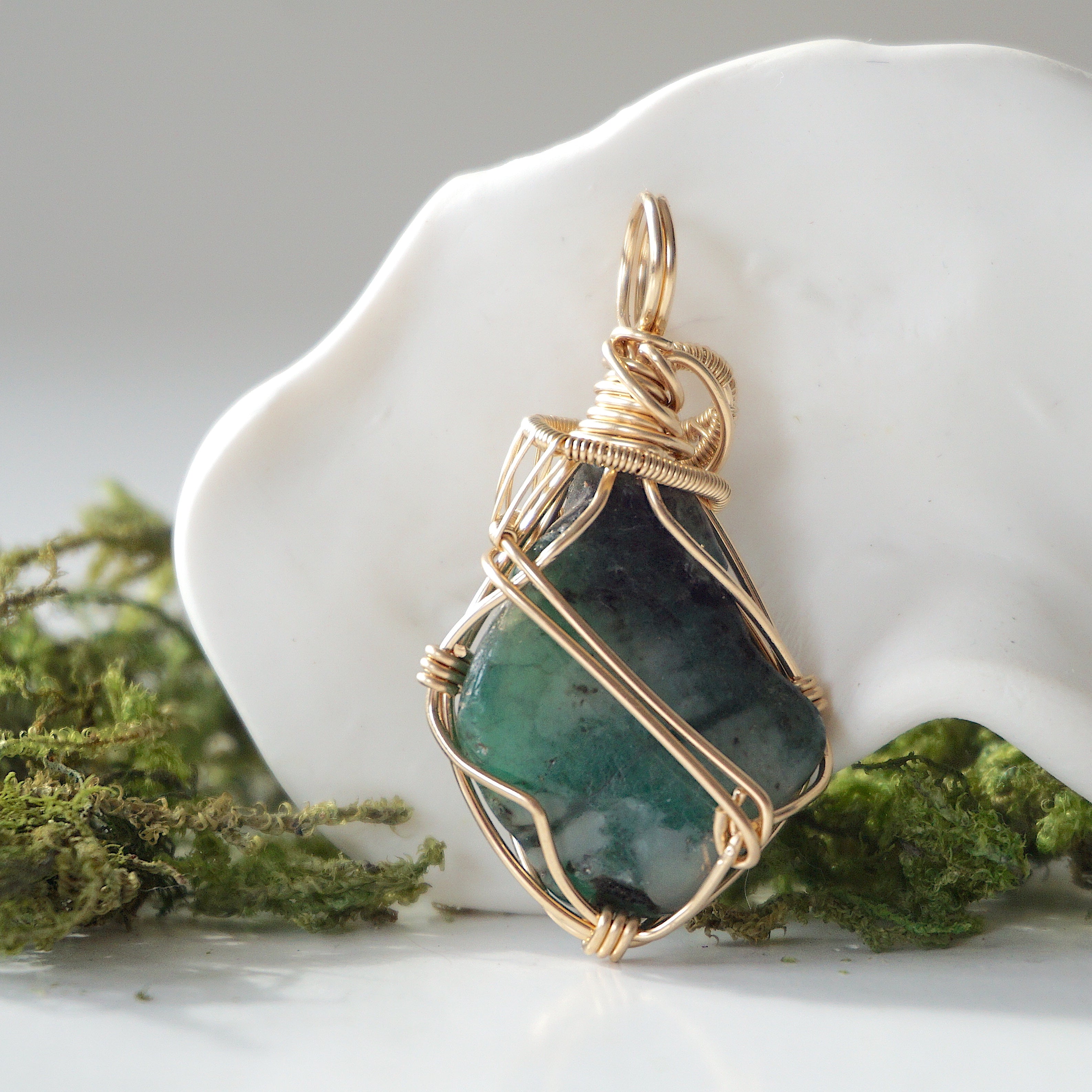 14K Gold Filled Raw Emerald Necklace - Natural Gemstone Jewelry for Women, Gift for Her, Perfect for Weddings, Parties & Special Occasions