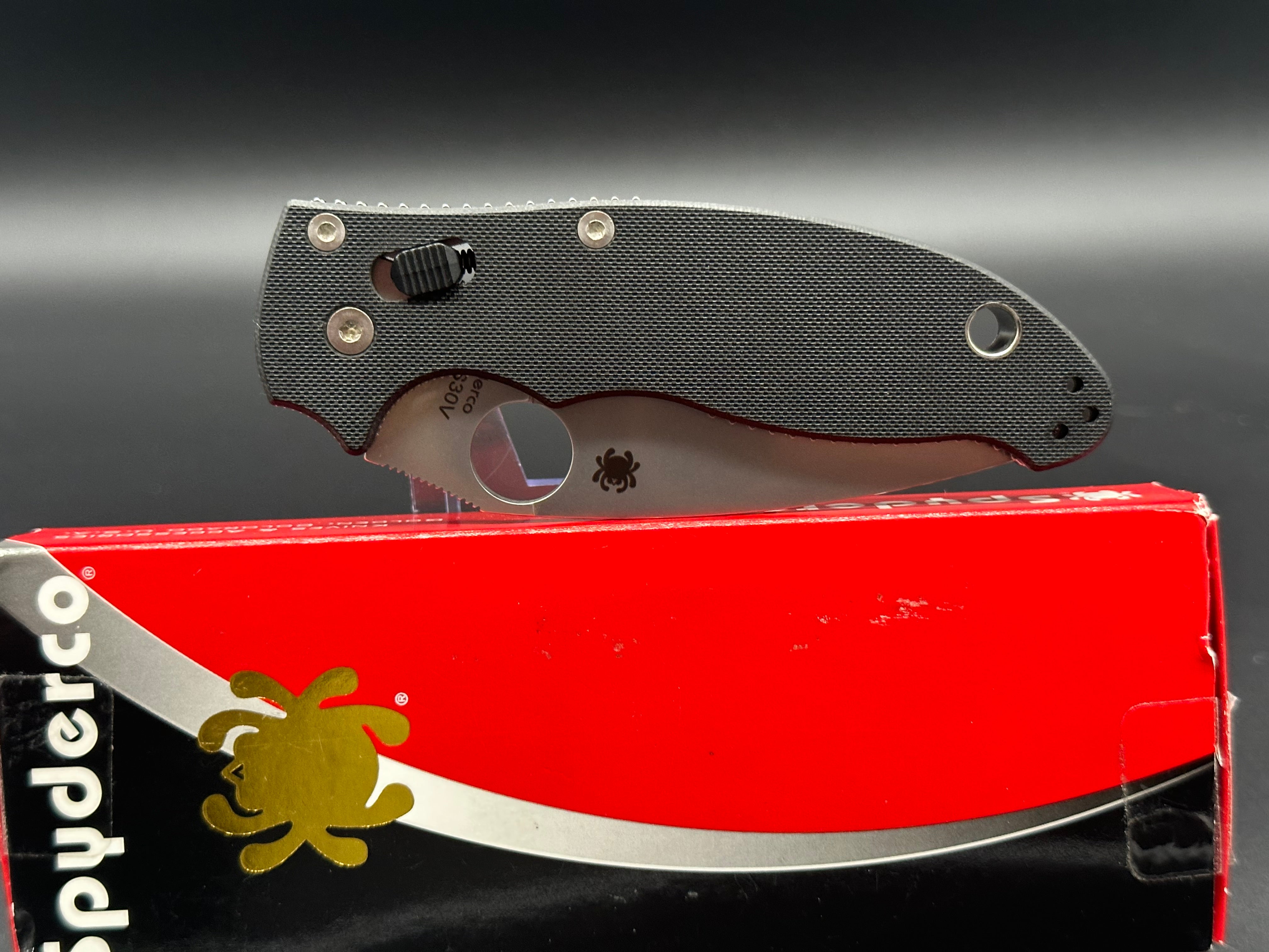 Spyderco Manix 2 Folding Knife - Lightweight EDC Pocket Knife with CPM-S30V Steel Blade & Ergonomic Grip - Perfect for Outdoor, Camping, Hiking & Everyday Carry