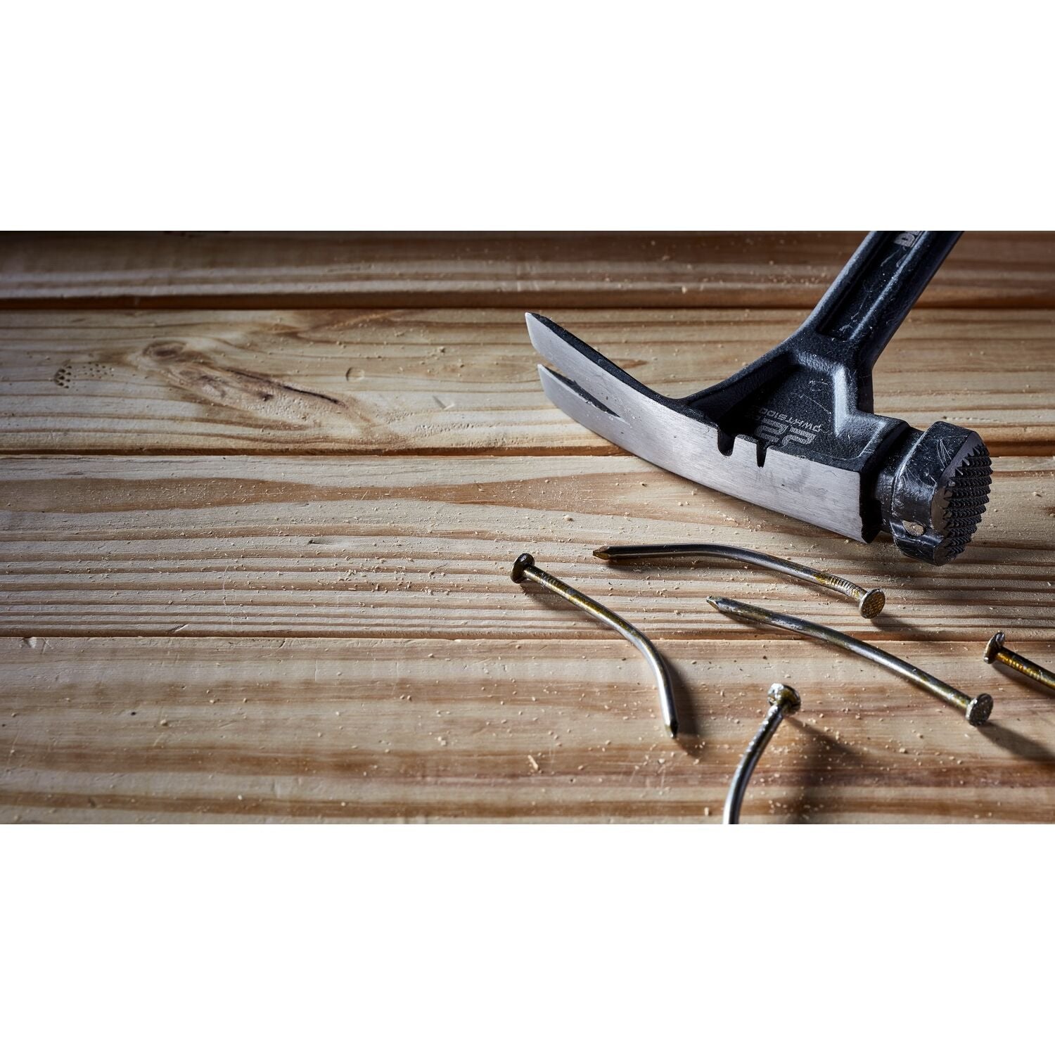 DEWALT DWHT51005 22 oz. Steel Framing Hammer - Heavy Duty Construction Tool for Woodworking, Framing & Roofing - Perfect for Carpenters and DIY Projects