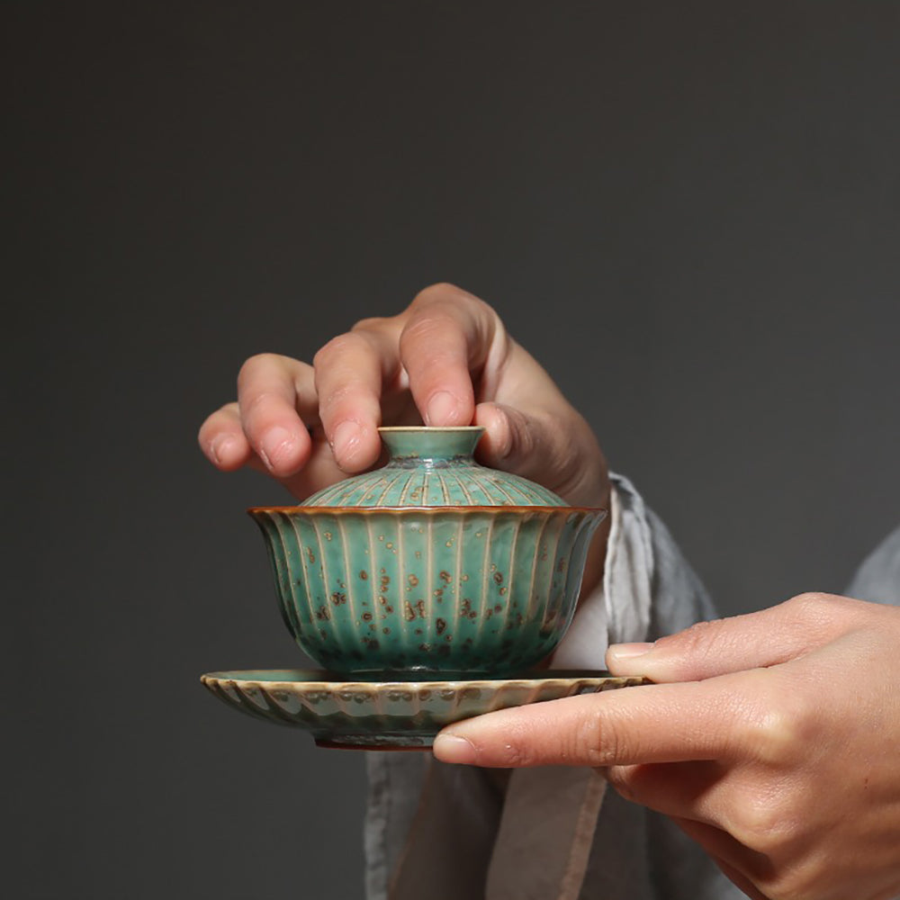 Japanese Jun Kiln Ceramic Petal-Shaped Gaiwan Tea Set - Traditional Chinese Tea Brewing Cup for Oolong, Pu-erh & Green Tea Lovers - Perfect for Home, Office & Tea Ceremonies
