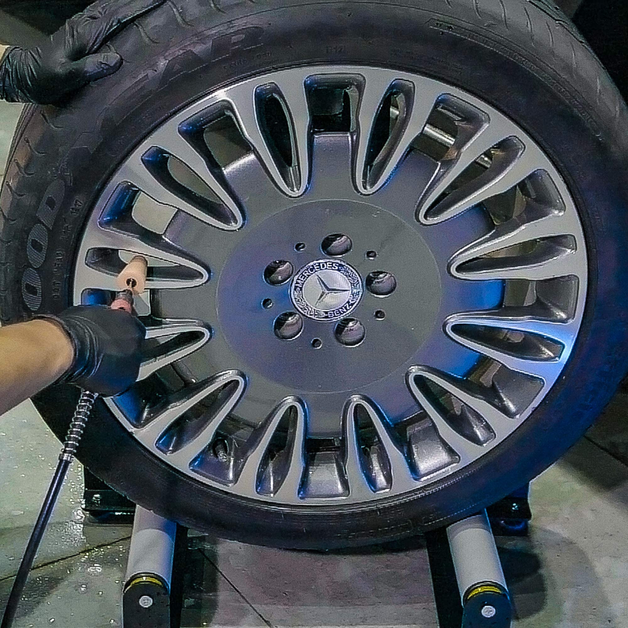 Maxshine 360° Rotating Wheel Stand for Detailing (WS01) - 23