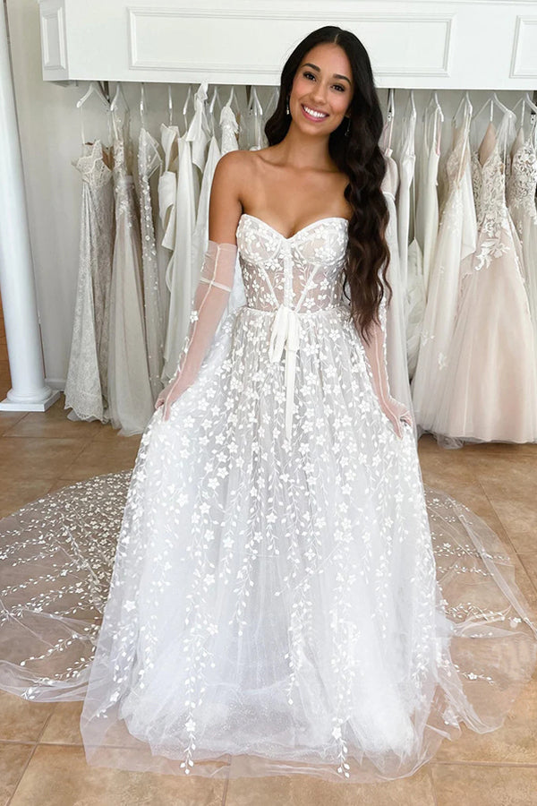 Elegant A-Line Lace Wedding Dress with Sweetheart Neckline - Boho Chic Bridal Gown TN344 | Perfect for Beach, Garden & Vintage Theme Weddings