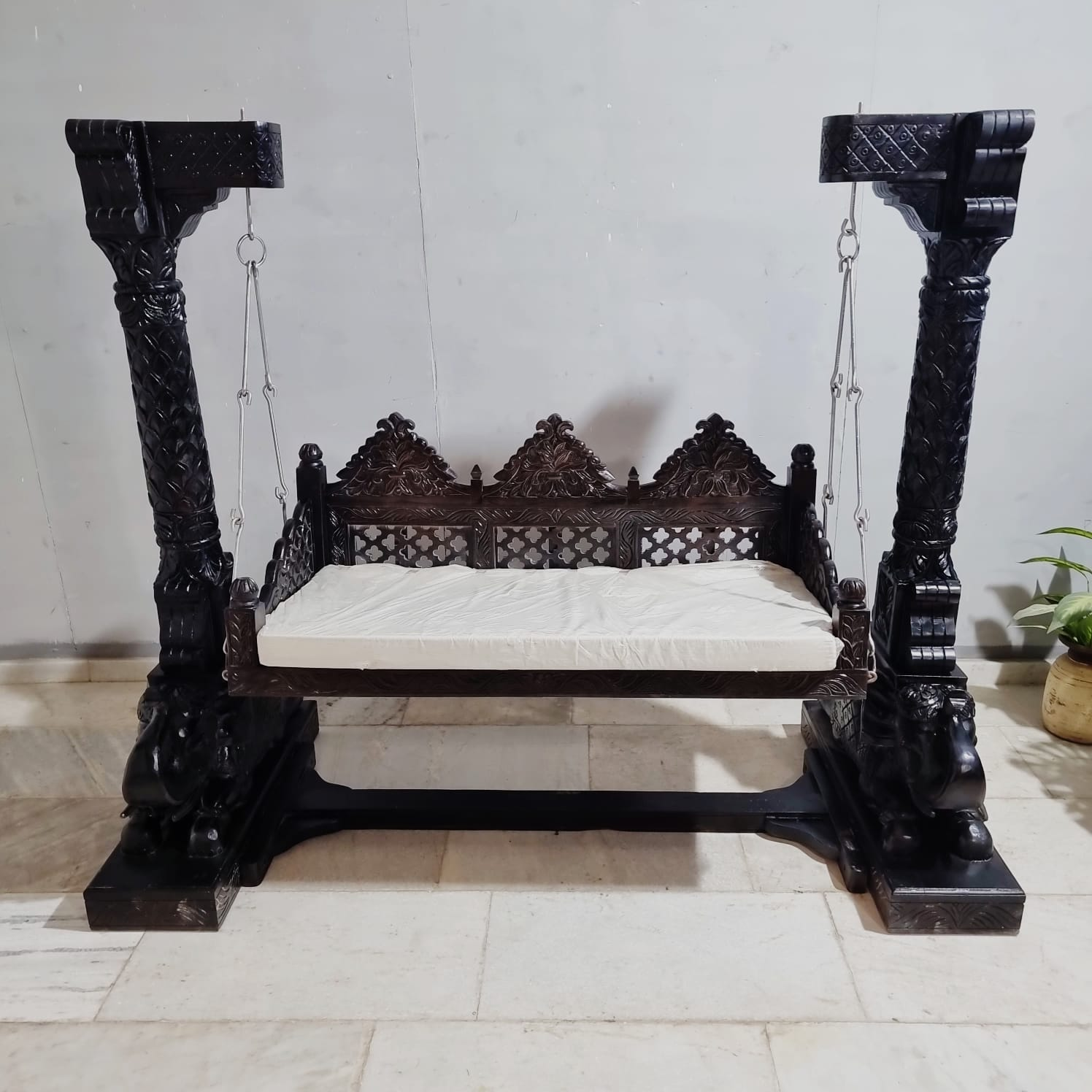 Hand Carved Elephant Design Swing Daybed - 135x45x60cm Outdoor Hanging Bed for Patio, Garden, or Poolside Relaxation