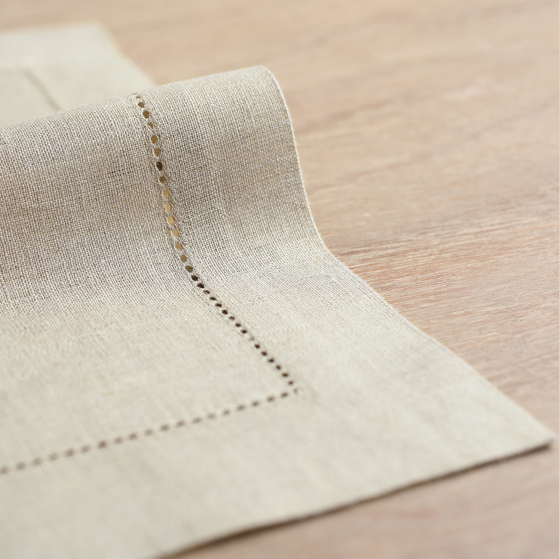 Premium Classic Hemstitch Linen Napkins - Elegant Dinner Table Decor for Weddings, Parties & Fine Dining