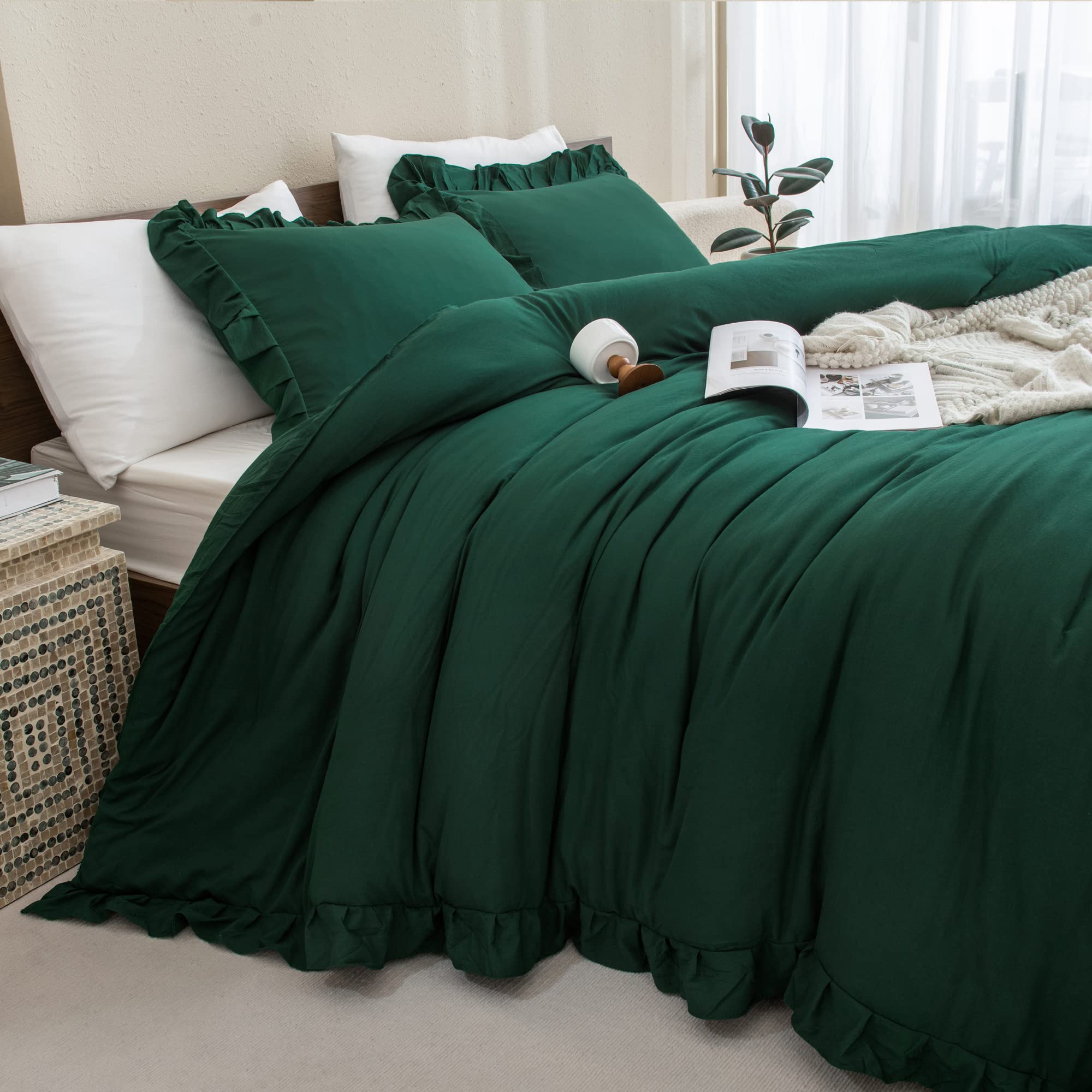 Dark Emerald Green Comforter Set Queen - 3 Piece Solid Ruffle Farmhouse Bedding | Lightweight Soft Ruffled Comforter for All Seasons | Perfect for Guest Rooms, Master Bedrooms & Cozy Farmhouse Decor