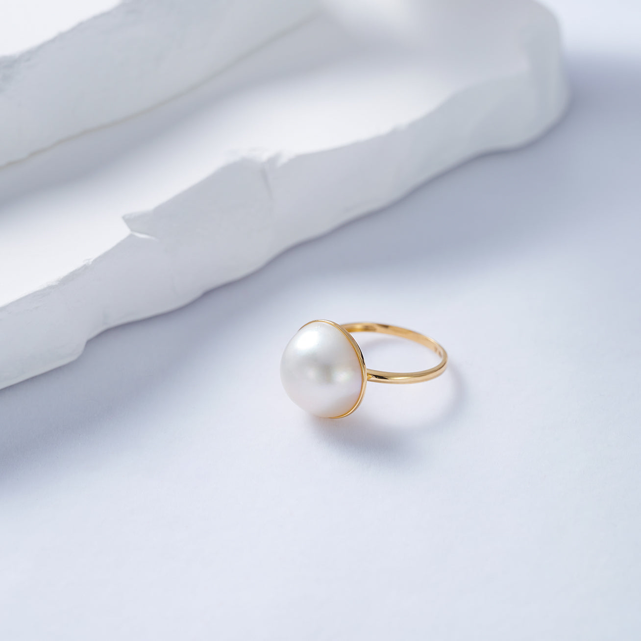 18K Gold Saltwater Mabe Pearl Ring KR00076 | Elegant Dome Design for Women | Perfect for Weddings, Anniversaries & Special Occasions