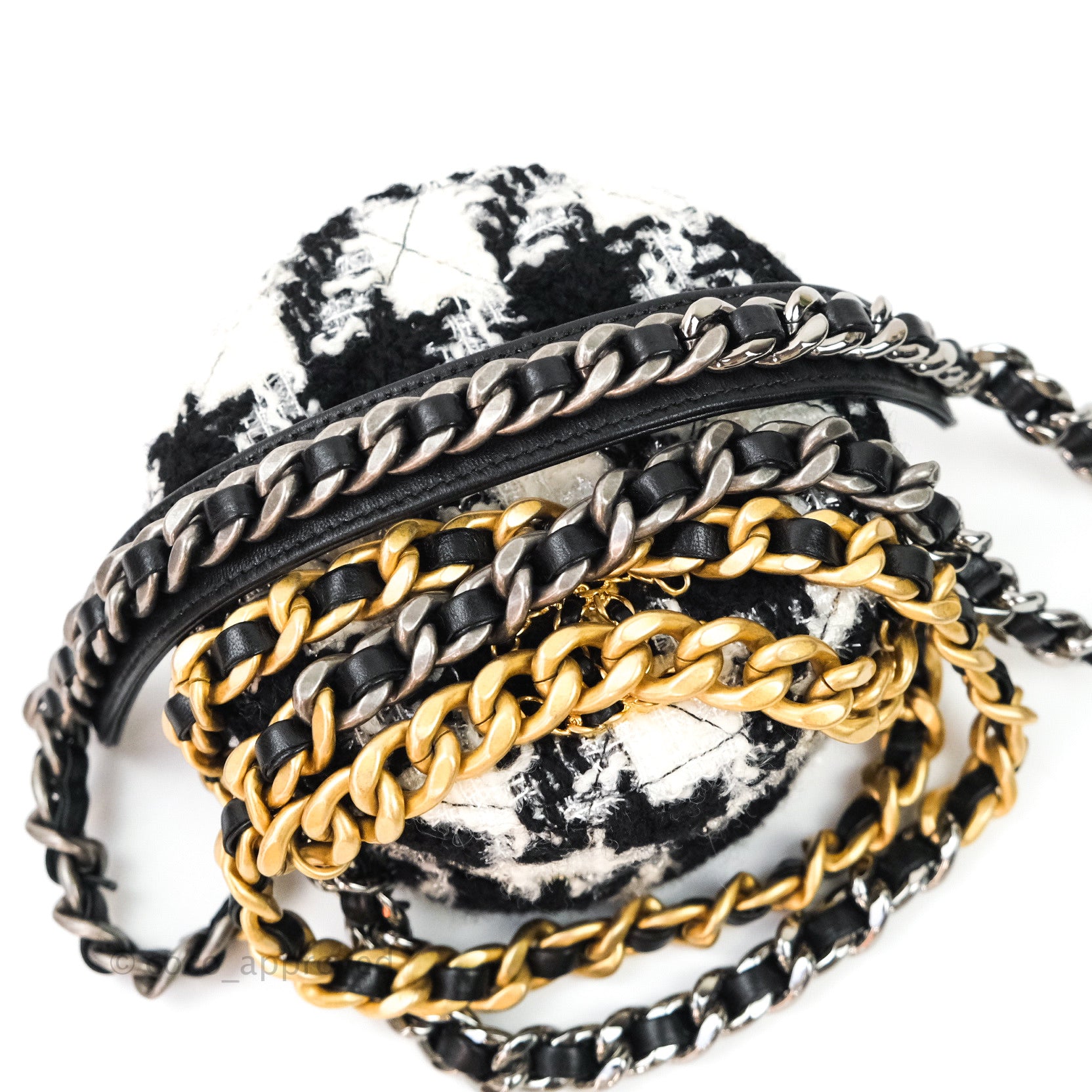 Chanel 19 Tweed Clutch Bag with Gold Chain & Coin Purse - Luxury Designer Handbag for Women, Evening Parties & Special Occasions