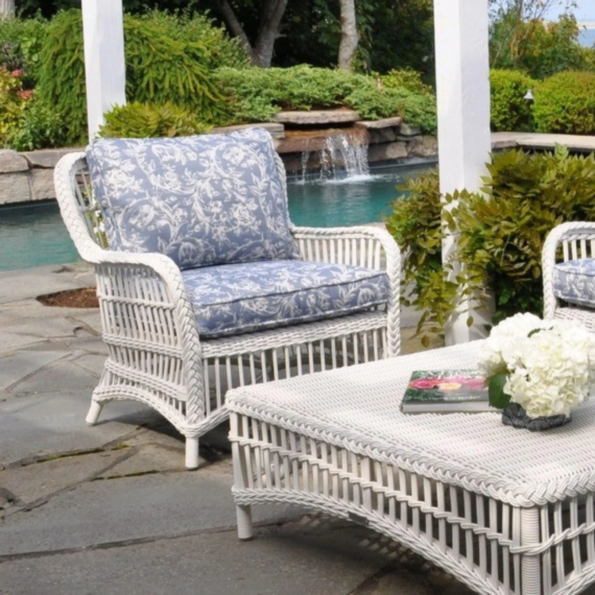 Chatham White Lounge Chair - Modern Comfort for Living Room, Bedroom & Office - Premium Upholstered Accent Chair