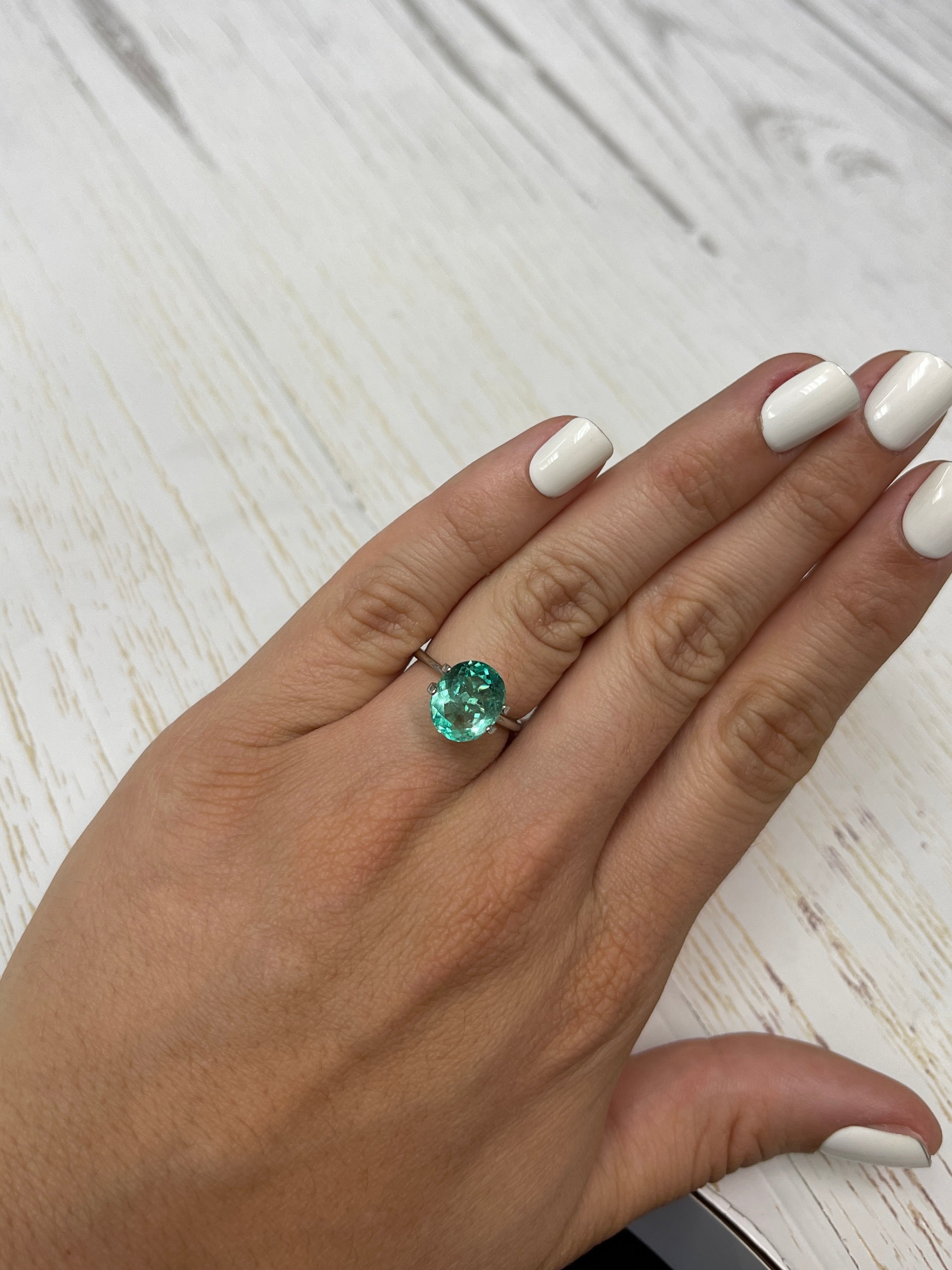 3.70 Carat 11x9mm VS Clarity Natural Green Colombian Emerald Gemstone - Oval Cut Loose Stone for Jewelry Making, Engagement Rings & Luxury Gifts