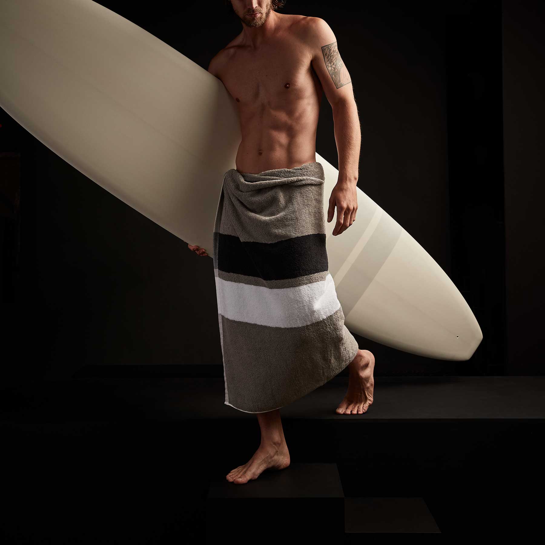 7'10 Classic Longboard Surfboard - Matte White & Grey Stripe Design - Perfect for Beginners & Intermediate Surfers - Ideal for Beach Waves & Coastal Cruising