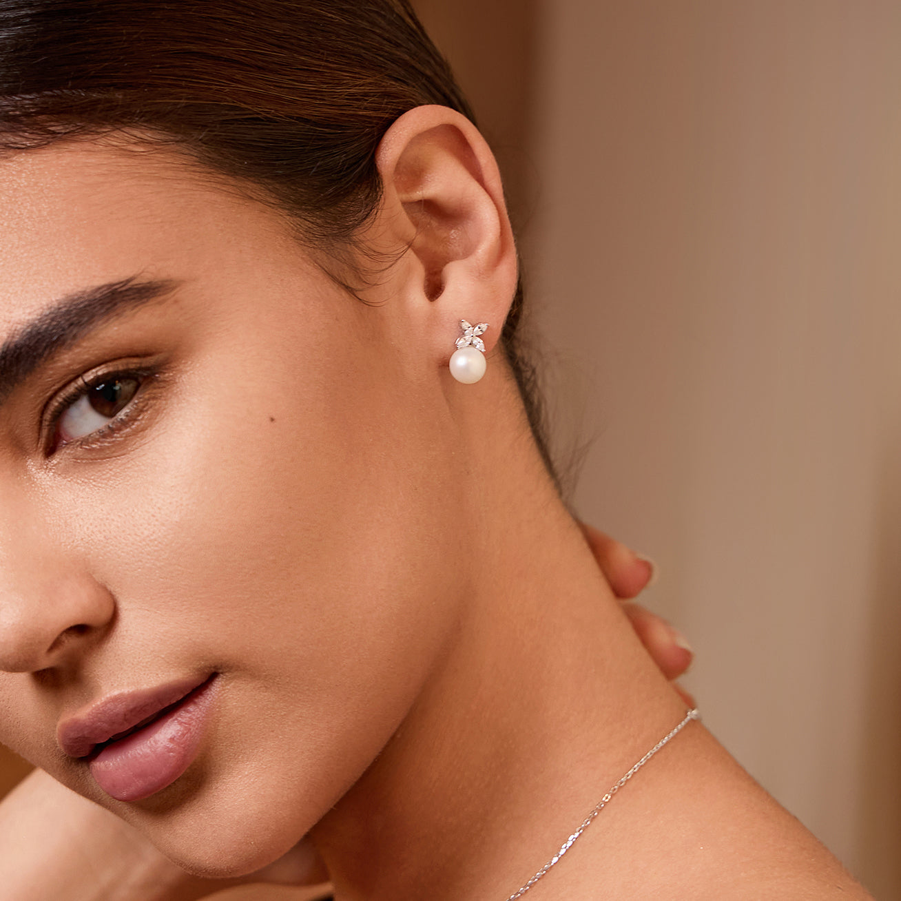 18K Gold Diamond Akoya Pearl Stud Earrings for Women - Luxury Gift for Wedding, Anniversary & Special Occasions | EVERLEAF Jewelry
