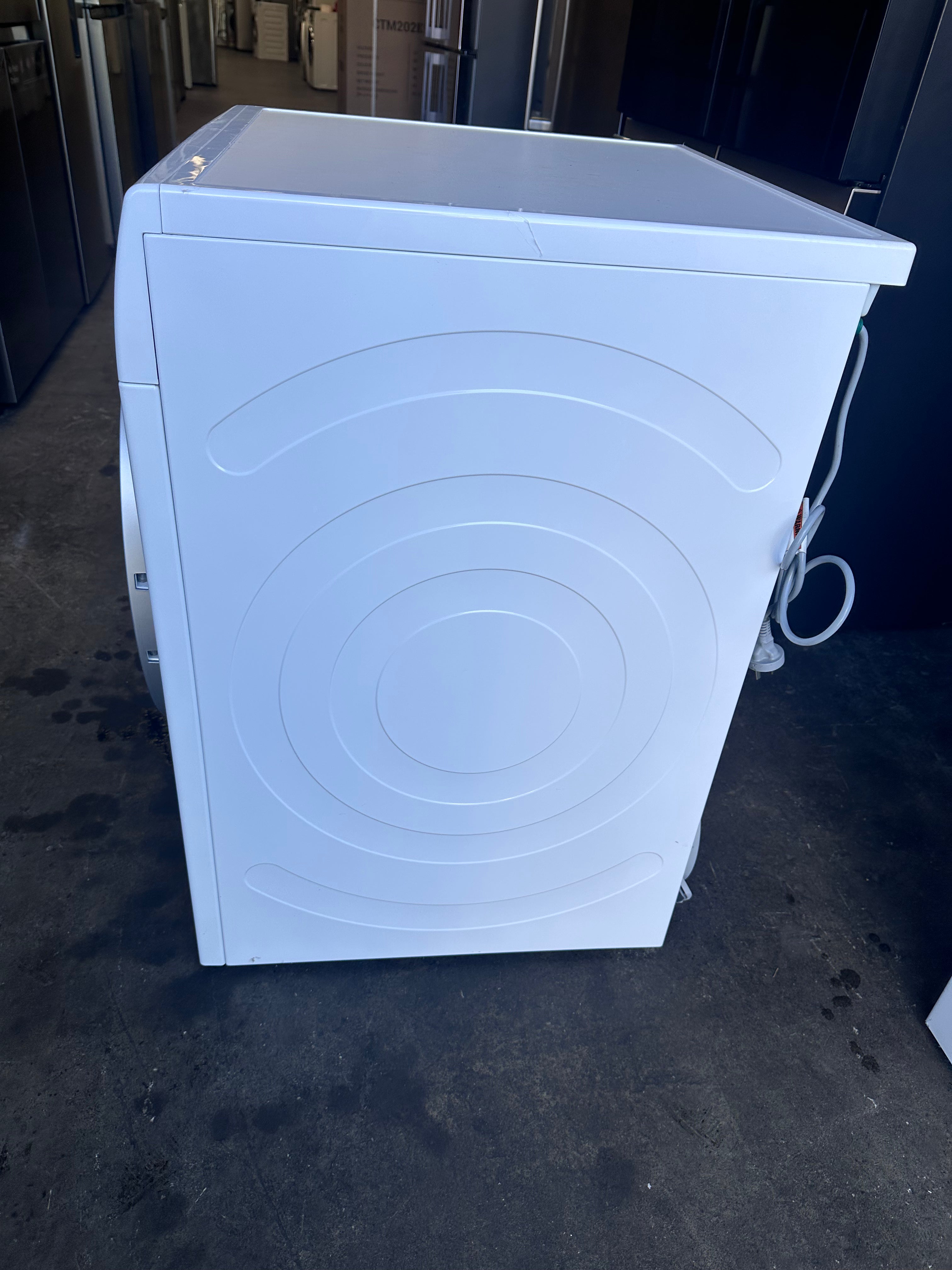 Refurbished Bosch Serie 4 8kg Heat Pump Dryer - Energy Efficient, Made in Europe | Perfect for Small Apartments & Eco-Friendly Laundry Rooms