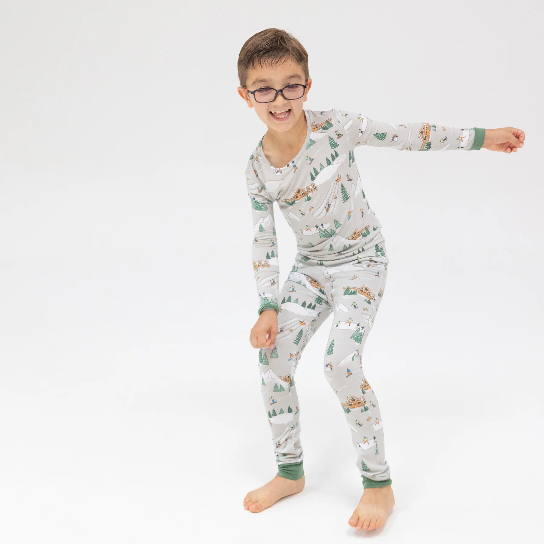 Cozy Winter Ski Loungewear Set for Men & Women - Soft Fleece Pajamas for Ski Lodge Relaxation & Après-Ski Comfort