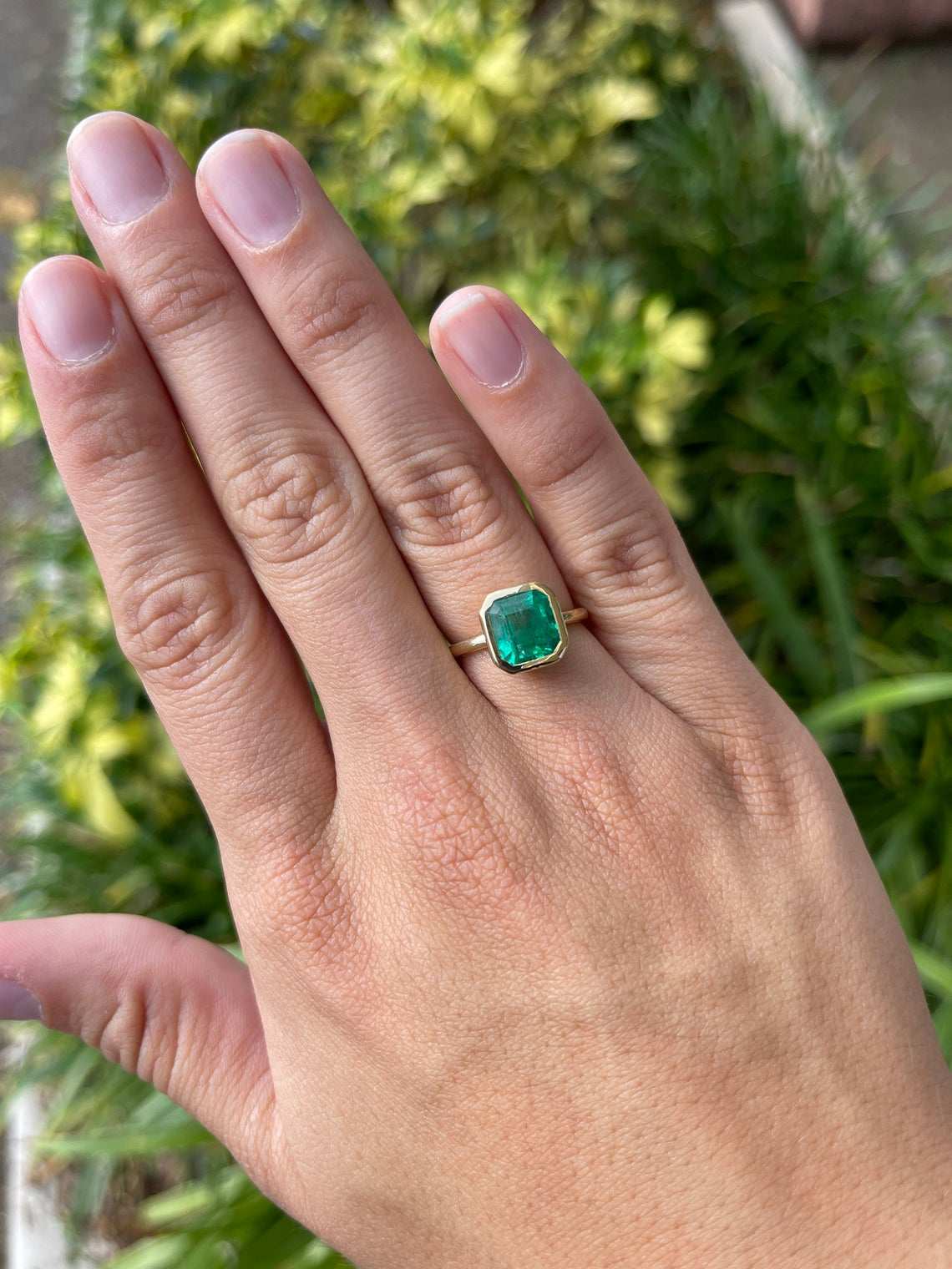 2.65 Carat 18K Gold Bezel Set Colombian Emerald Cut Solitaire Ring – Elegant Engagement & Wedding Jewelry for Women