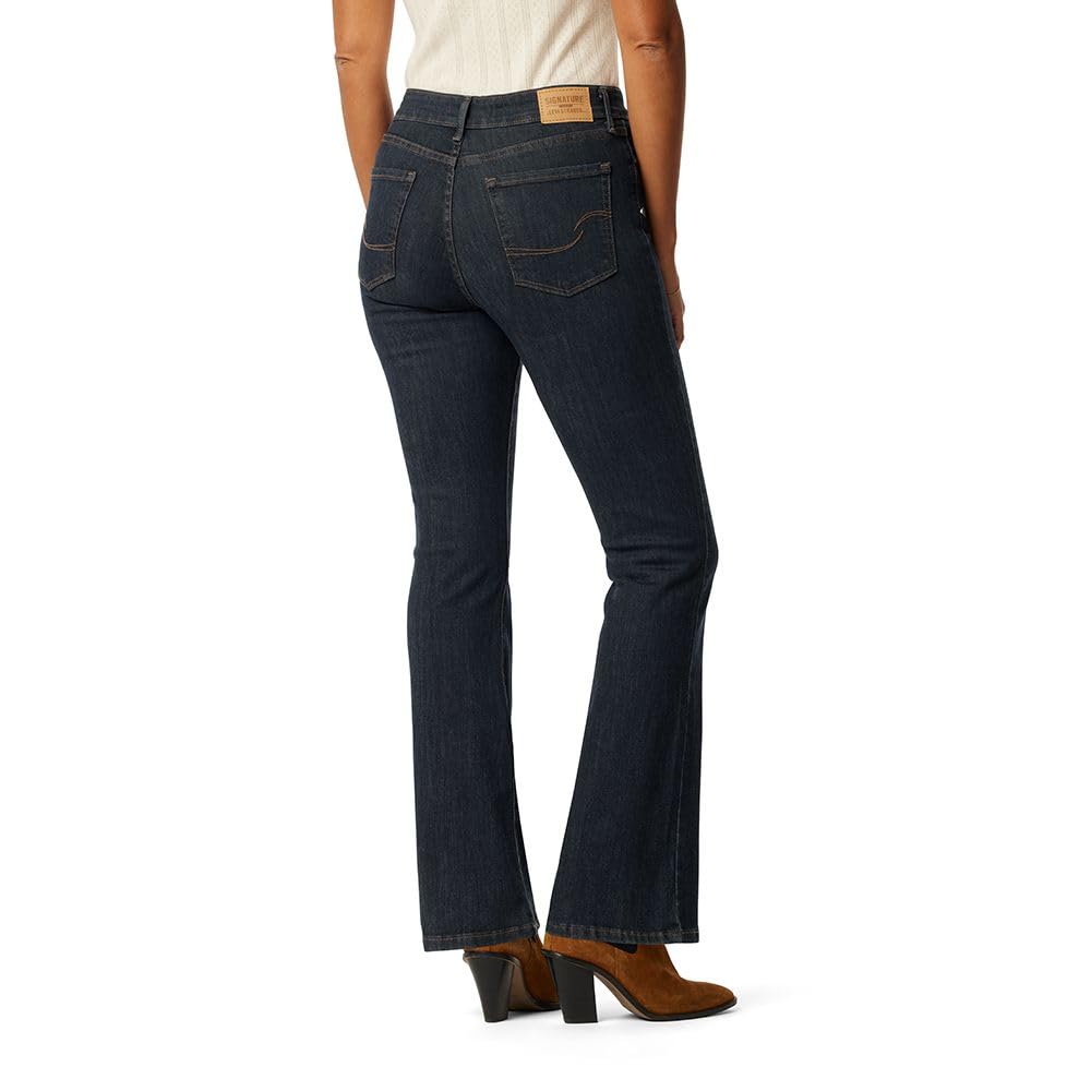 Levi's Signature Gold Women's Totally Shaping Bootcut Jeans - Plus Size & Regular Fit - Comfortable Stretch Denim Pants for Casual Wear & Everyday Outfits