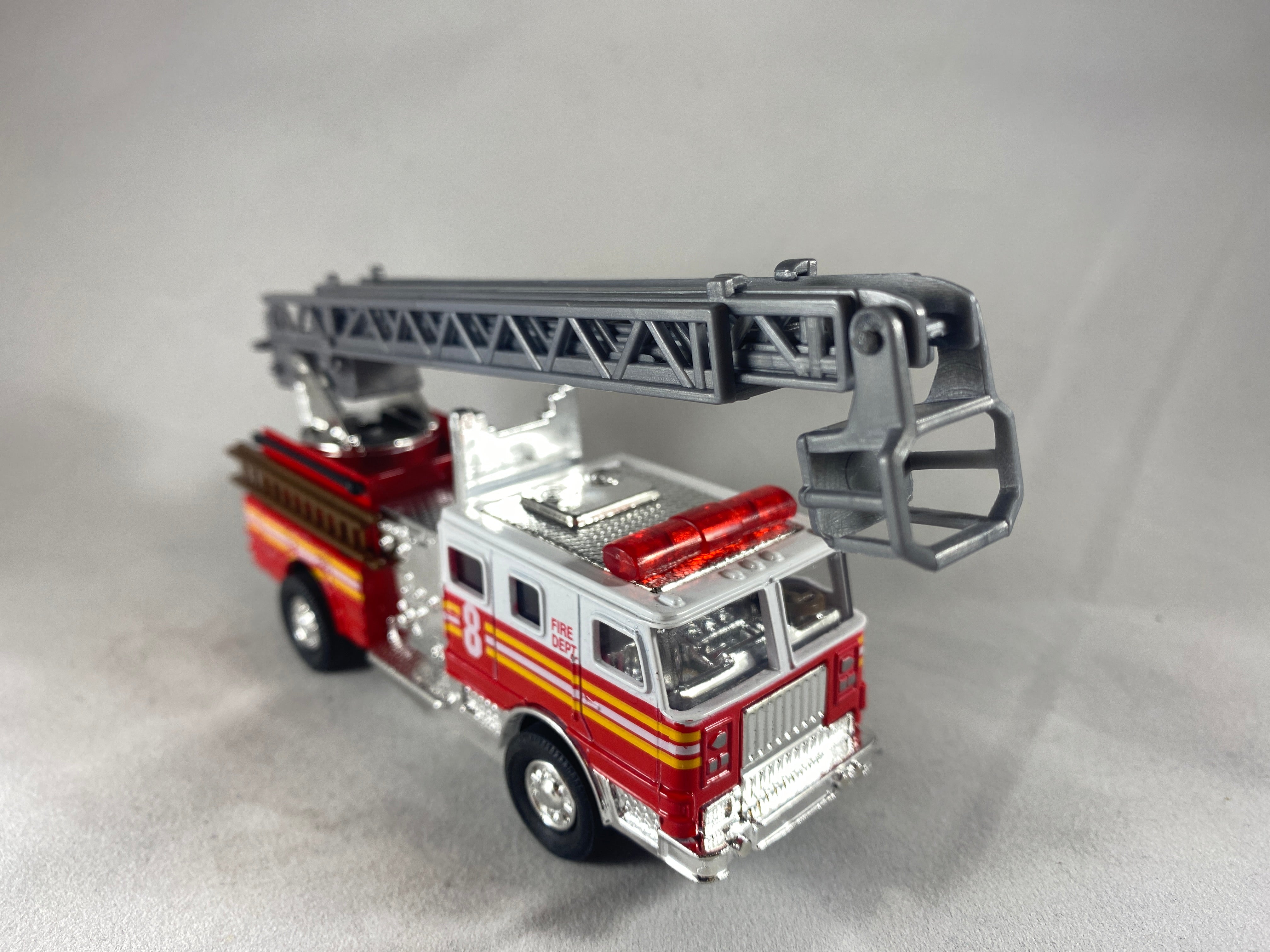 1:24 Scale Diecast Fire Engine Toy - Collectible Model Truck for Kids & Adults - Perfect for Playtime, Gifts & Display