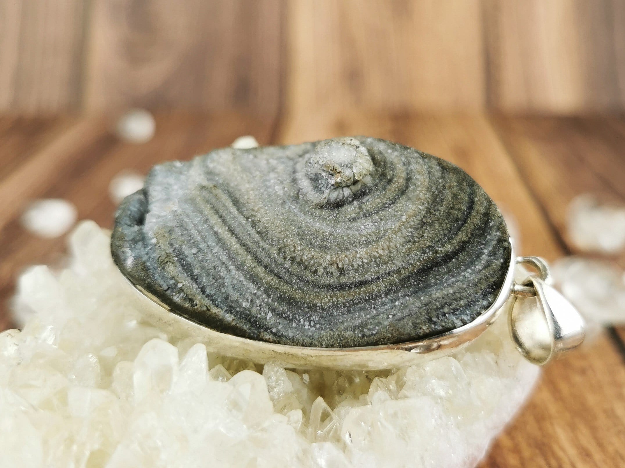 Natural Chalcedony Conchive & Quartz Druzy Pendant Necklace - Healing Crystal Jewelry for Women - Perfect for Meditation, Yoga & Spiritual Gifts