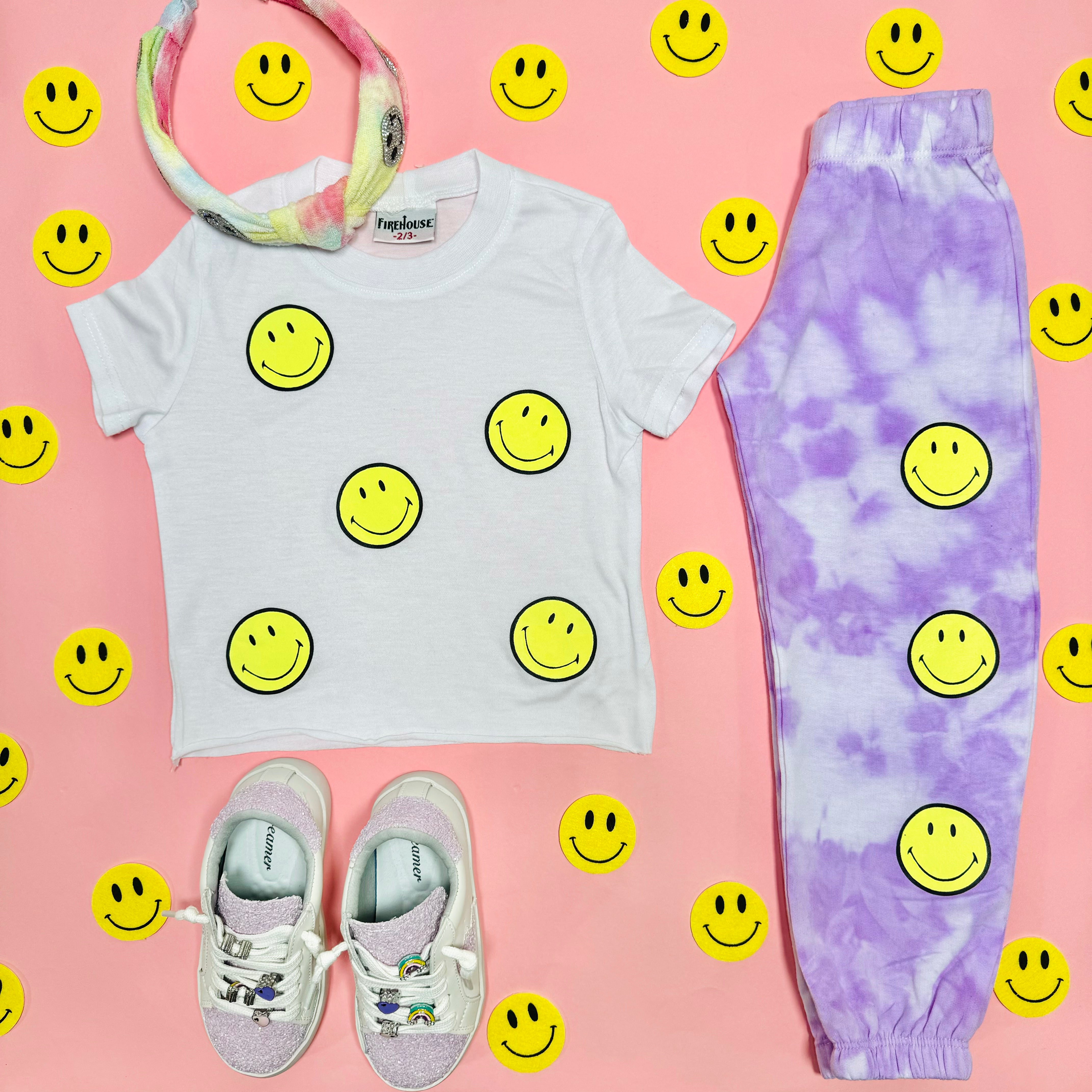 Smiley Face T-Shirt for Men & Women - Trendy Graphic Tee for Casual Wear, Street Style & Everyday Outfits