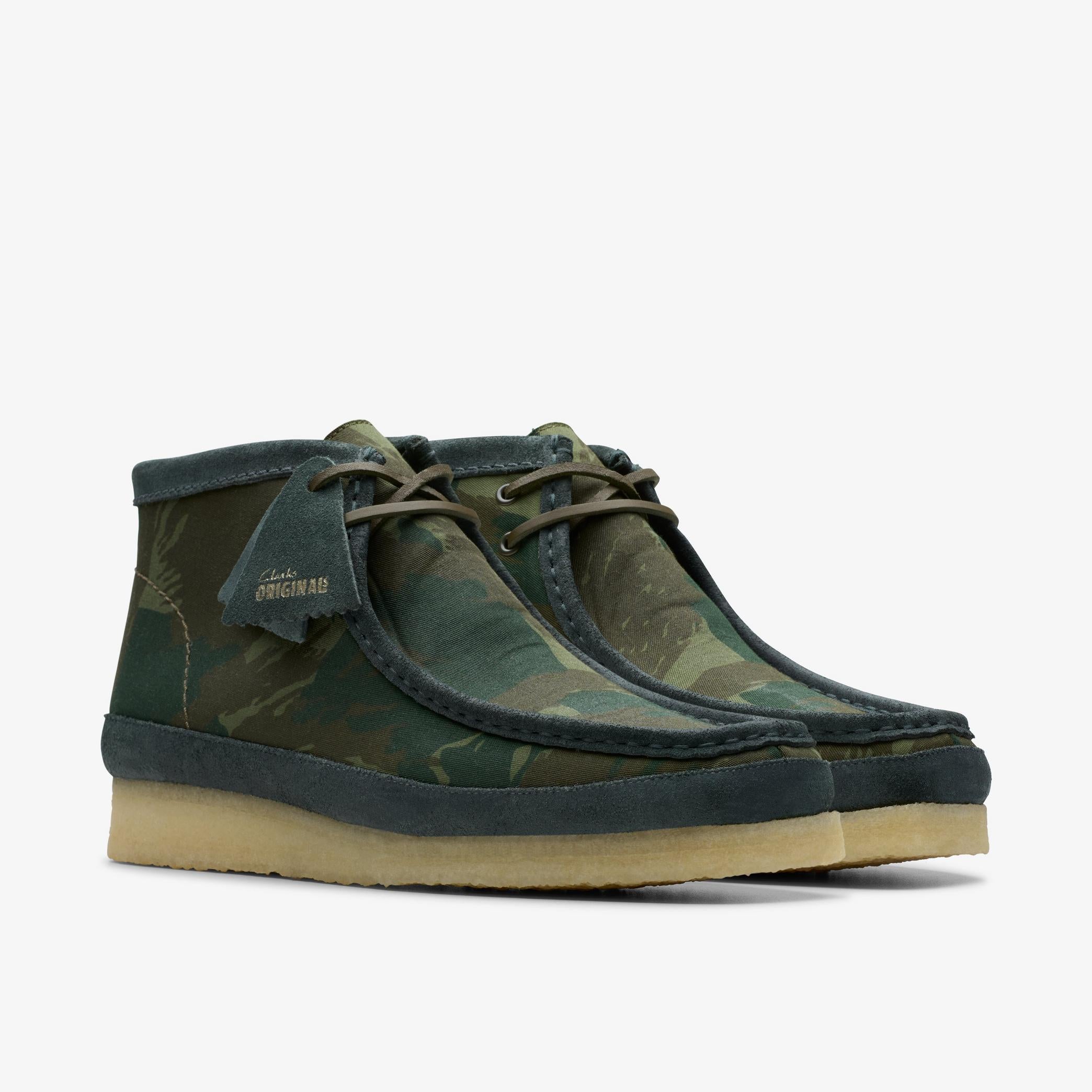 Clarks Men's Wallabee Boot - Green Camouflage Leather Chukka Boots for Men | Comfortable Casual & Outdoor Walking Shoes for Hiking, Travel & Everyday Wear