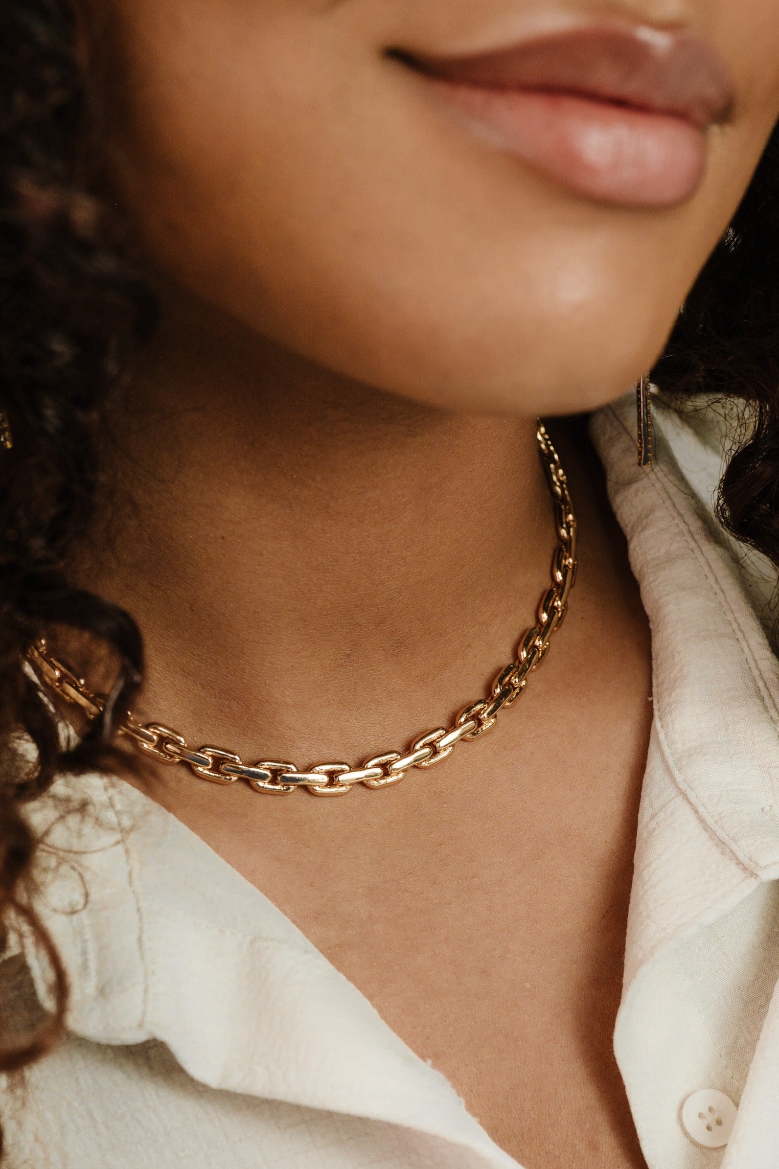 Chunky Chain Link Necklace for Women - Trendy Gold & Silver Statement Jewelry - Perfect for Casual Outfits, Parties & Date Nights