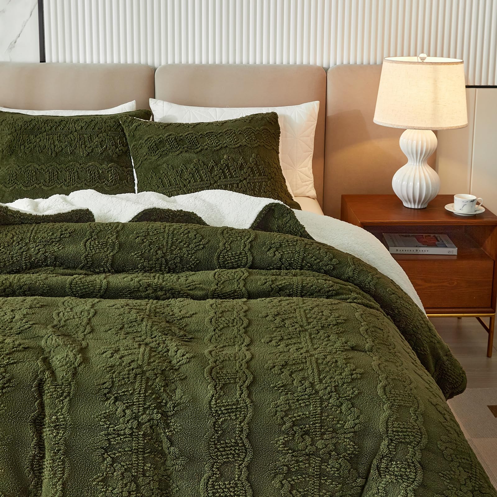 Luxury Flannel Fleece Sherpa King Size Comforter Set - Jacquard Boho Stripes Down Alternative Bedding, Ultra Soft & Warm Olive Green Winter Comforter with 2 Pillowcases (3-Piece) | Cozy Bedroom Upgrade for Cold Nights & Boho Chic Decor