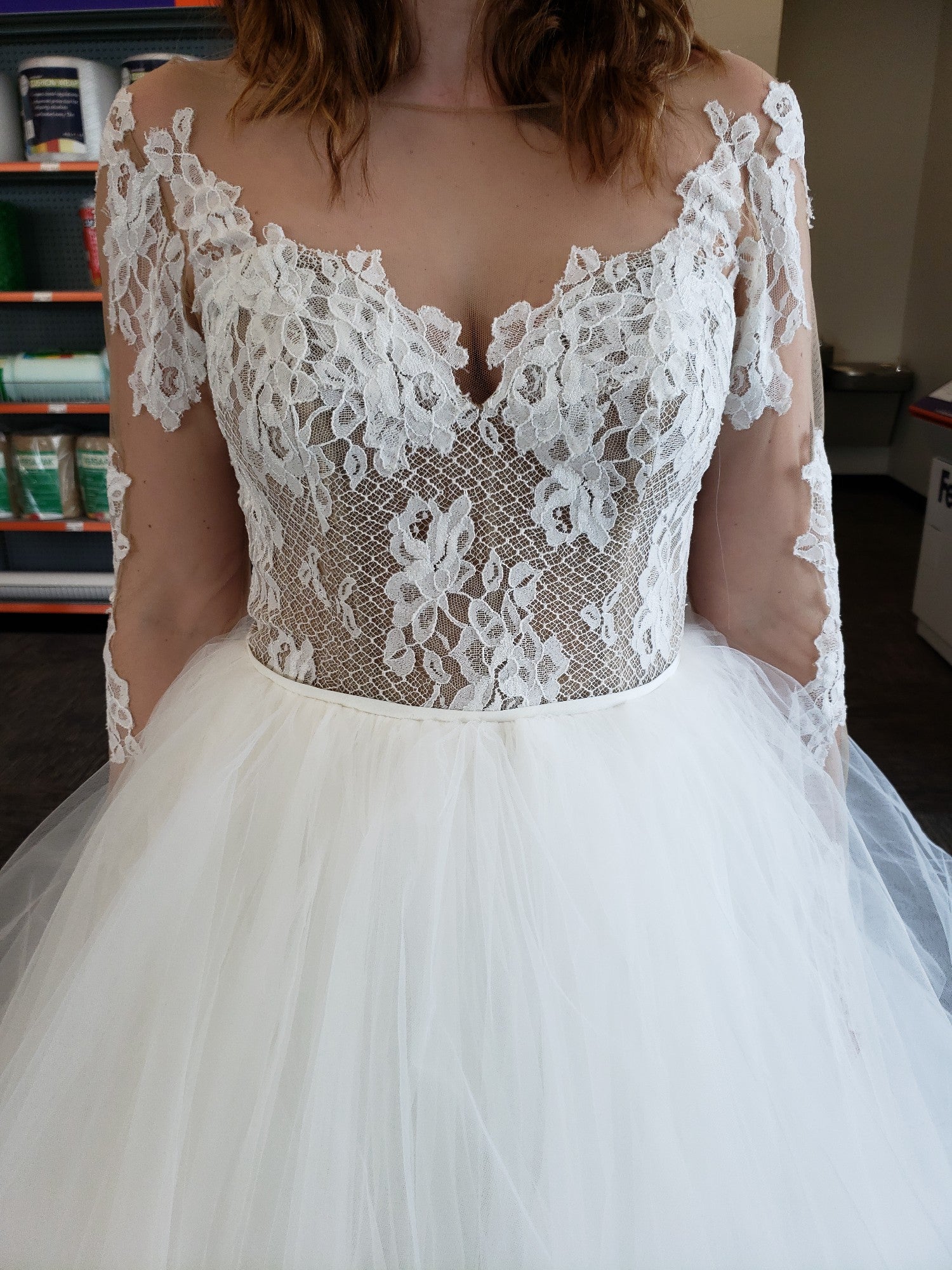 Hayley Paige Pippa 1652 Sample Wedding Gown - Elegant A-Line Bridal Dress for Prom, Formal Events & Special Occasions