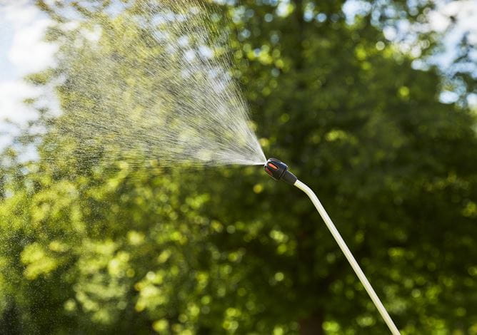 Gardena 5L Pressure Sprayer Comfort - High Capacity Garden Sprayer for Plants, Lawn & Outdoor Cleaning | Perfect for Gardening, Pest Control & Watering