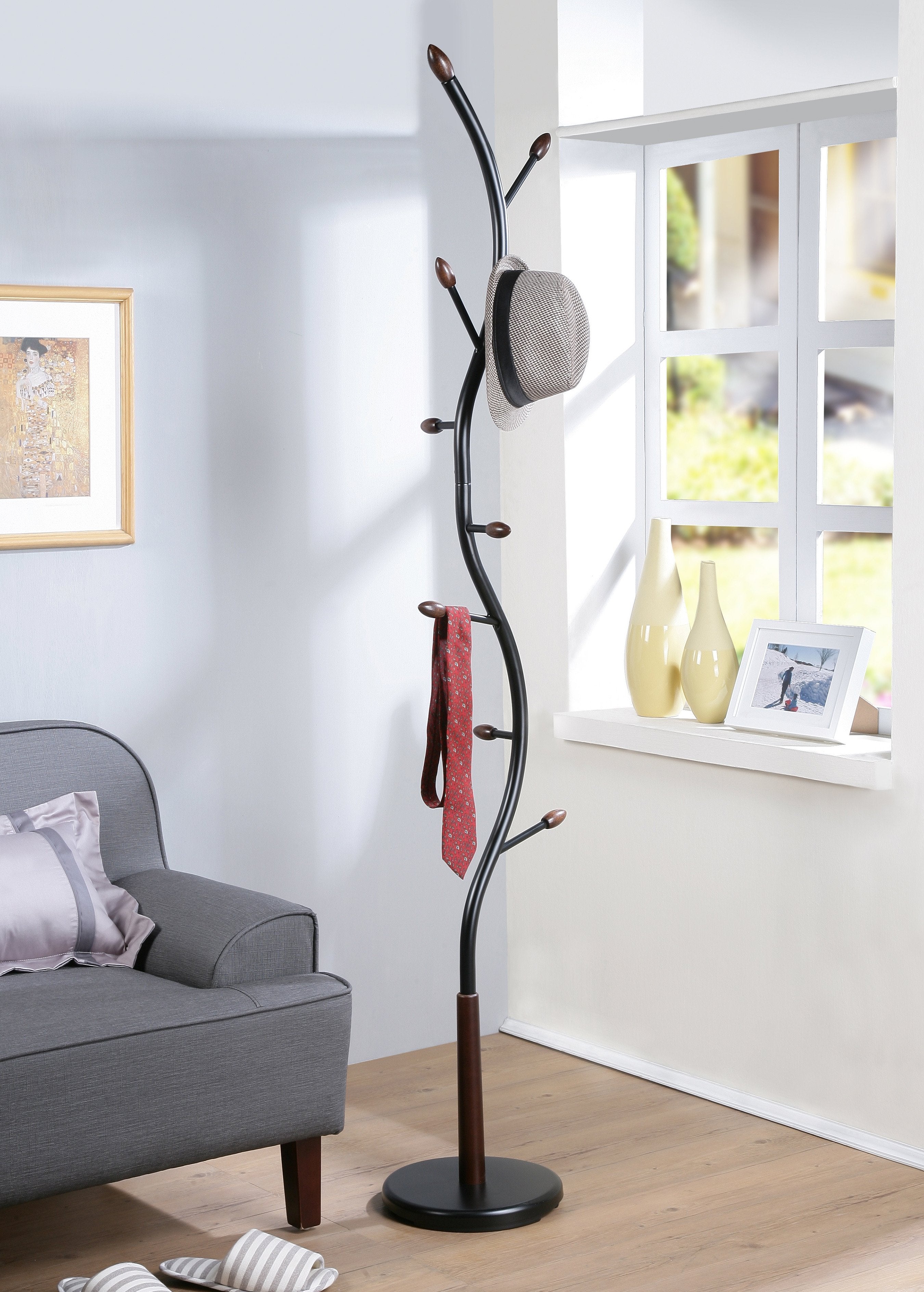 Roundhill Furniture Arles Metal Standing Coat Rack - Black & Walnut Finish | Freestanding Entryway Organizer for Hats, Jackets & Umbrellas | Perfect for Home, Office & Mudroom Storage