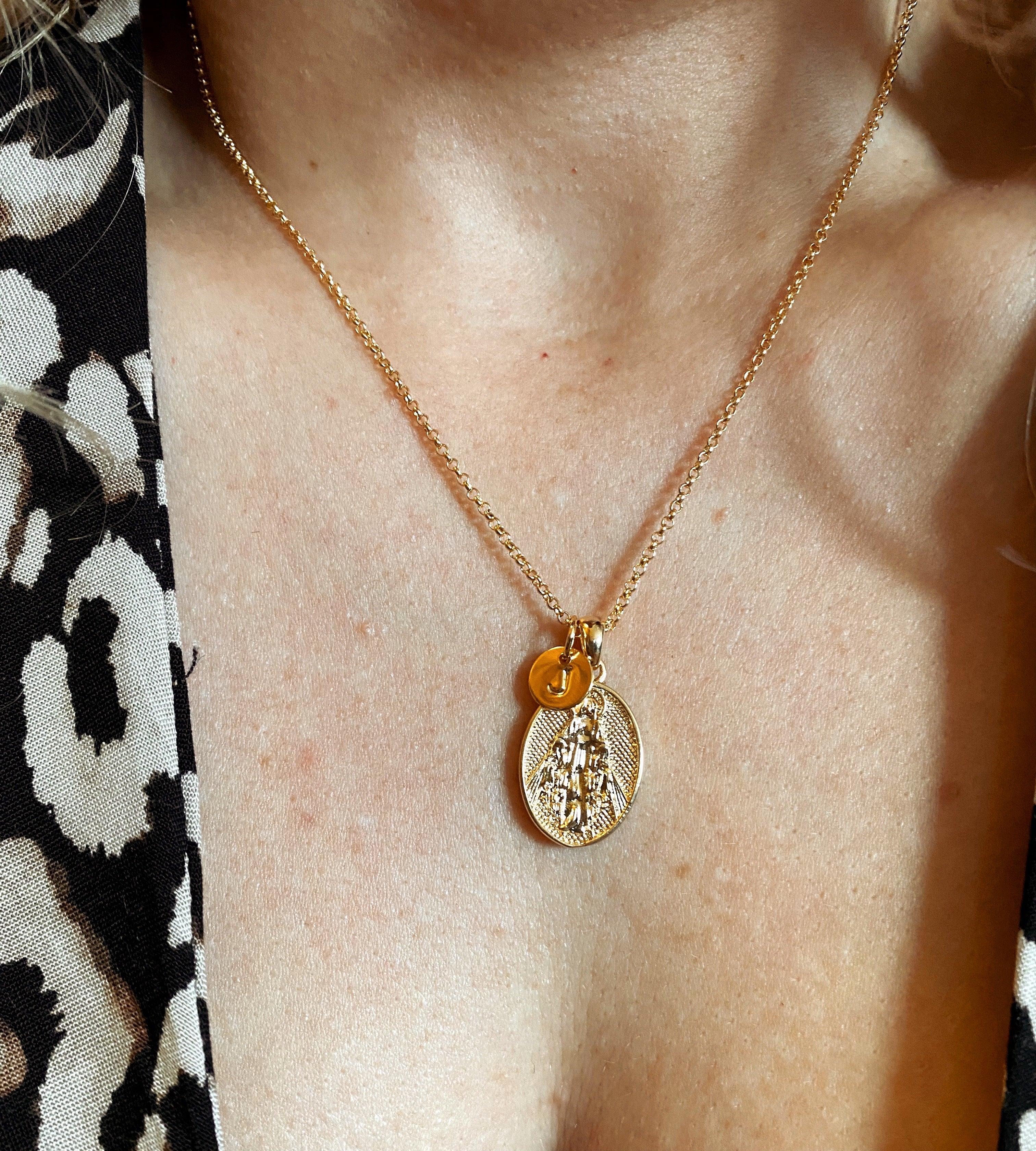 18K Gold Filled Double Sided Mother of Grace Pendant Necklace for Women - Elegant Religious Jewelry Gift for Baptism, First Communion & Special Occasions