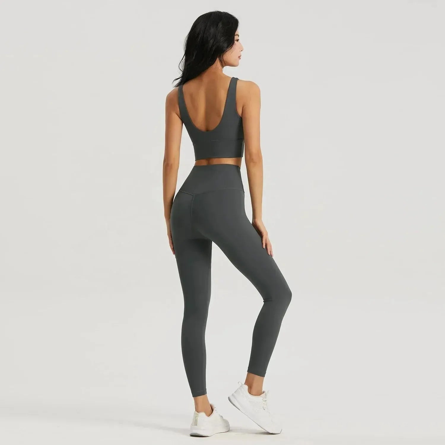 Seamless Yoga Set for Women - High Waist Yoga Pants with Pockets & Supportive Sports Bra - Moisture Wicking Gym Clothes for Yoga, Pilates & Workout - Perfect for Studio Sessions & Home Fitness
