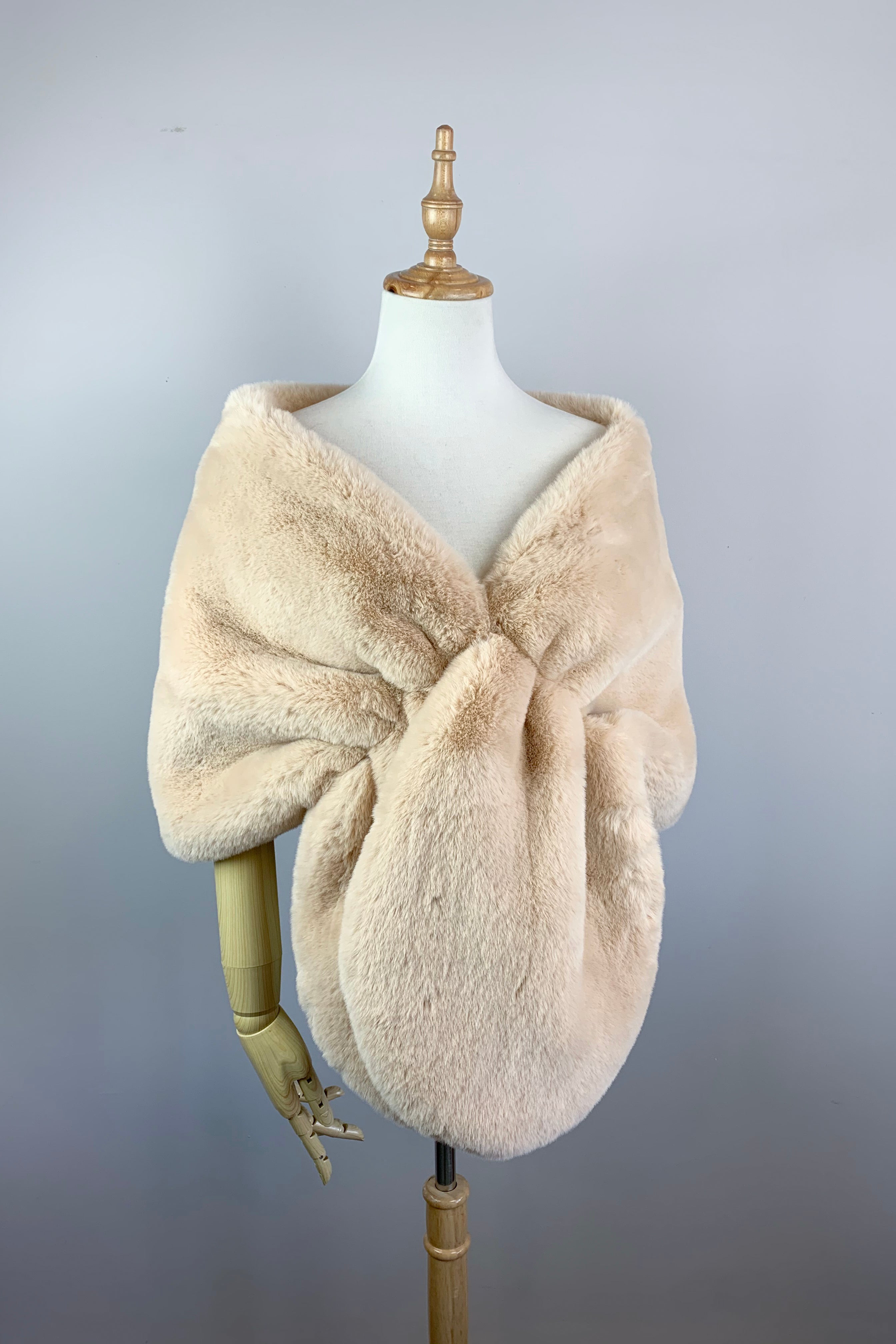 Elegant Champagne Faux Fur Bridal Cape - Audrey Cha05 Style for Winter Weddings & Photoshoots